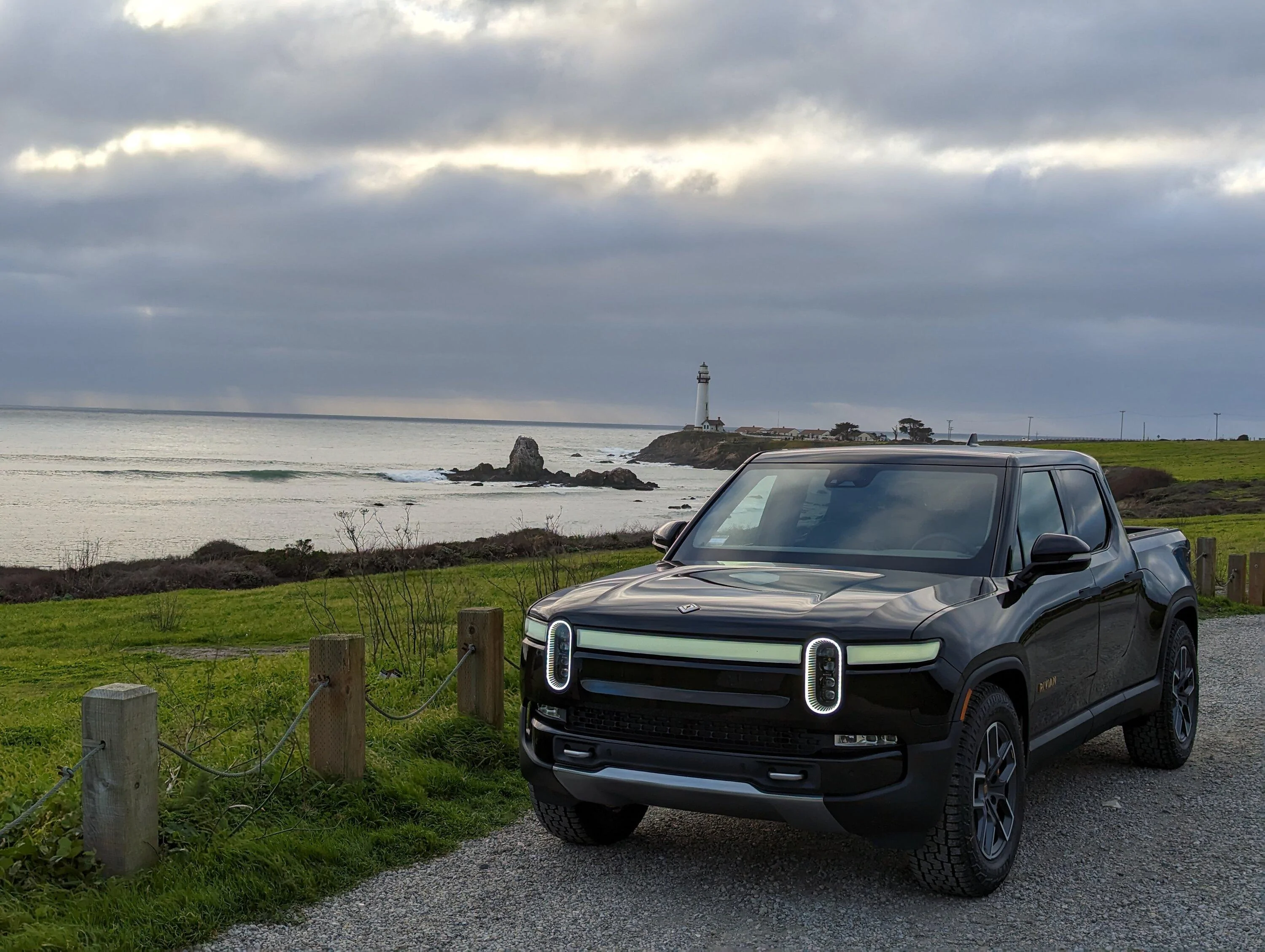 Rivian R1T R1S Midnight over Forest Edge R1T Delivered! Impressions/Photos PXL_20230129_002834172
