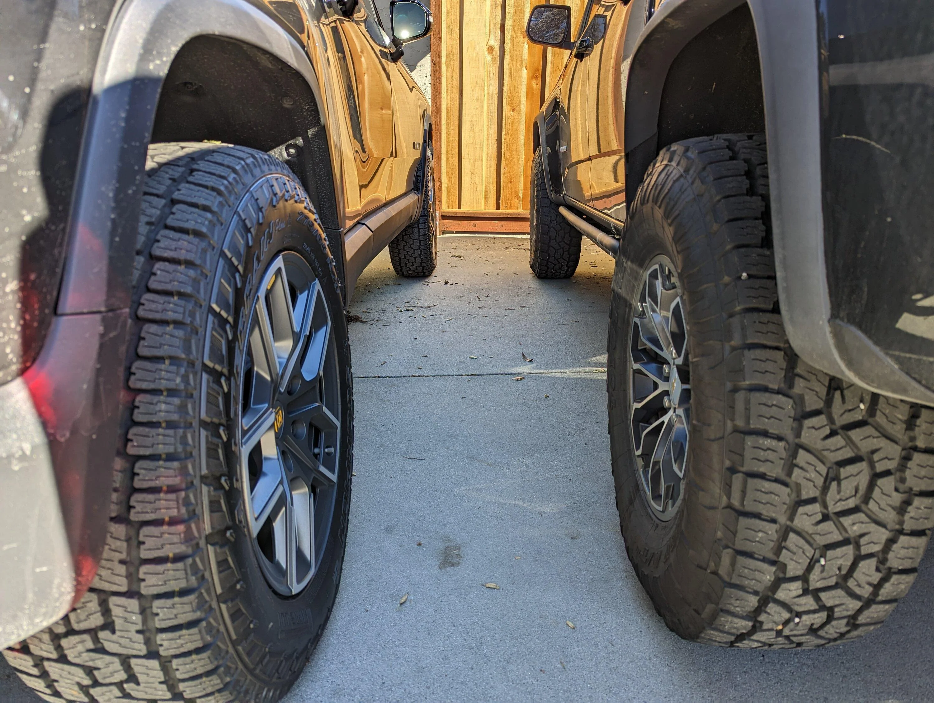 Rivian R1T R1S Midnight over Forest Edge R1T Delivered! Impressions/Photos PXL_20230130_195528032
