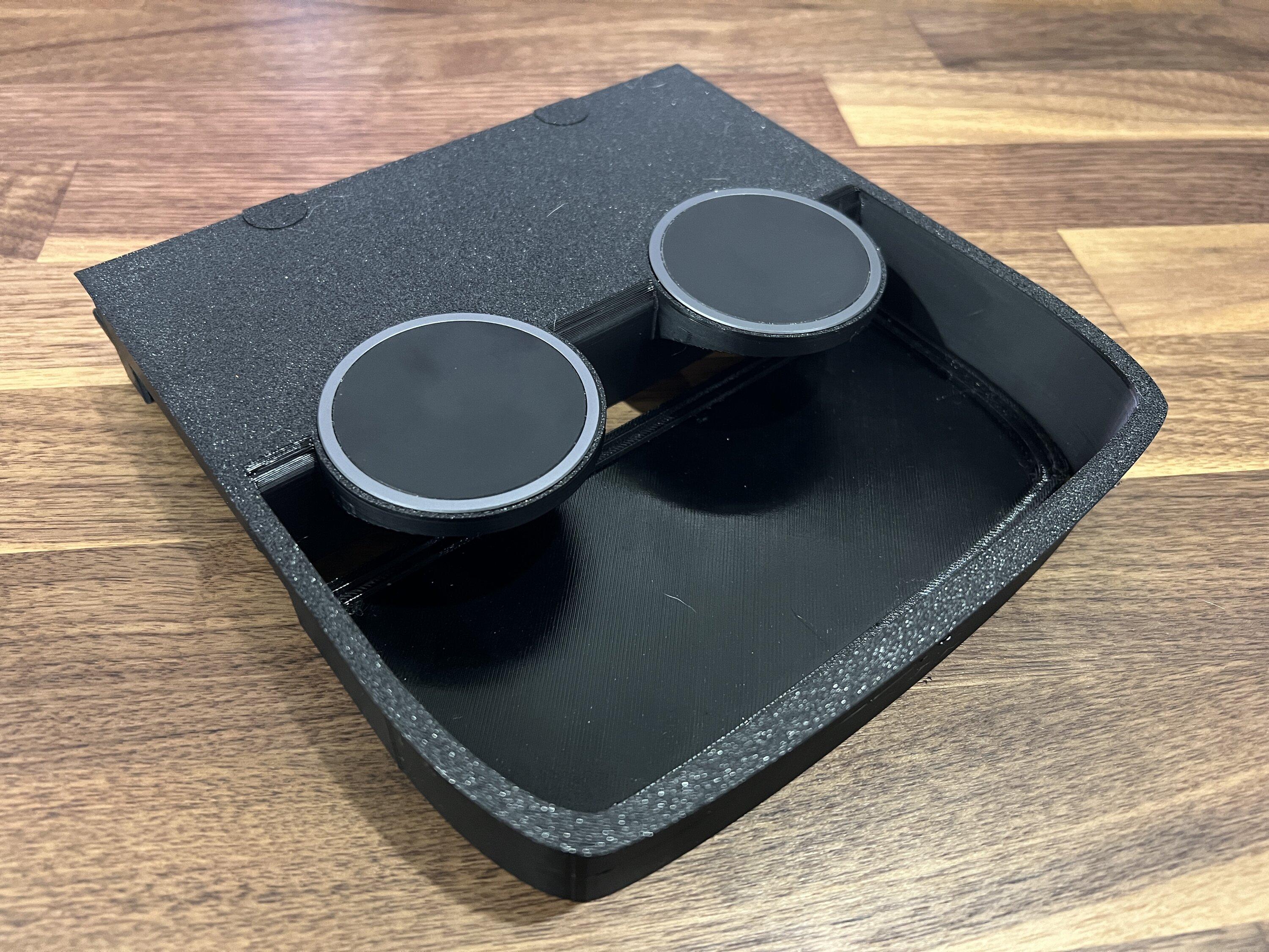 Rivian R1T R1S NEW - RIVIPARTS Ultimate MagSafe Charging Pad Kit IMG_1266.JPG