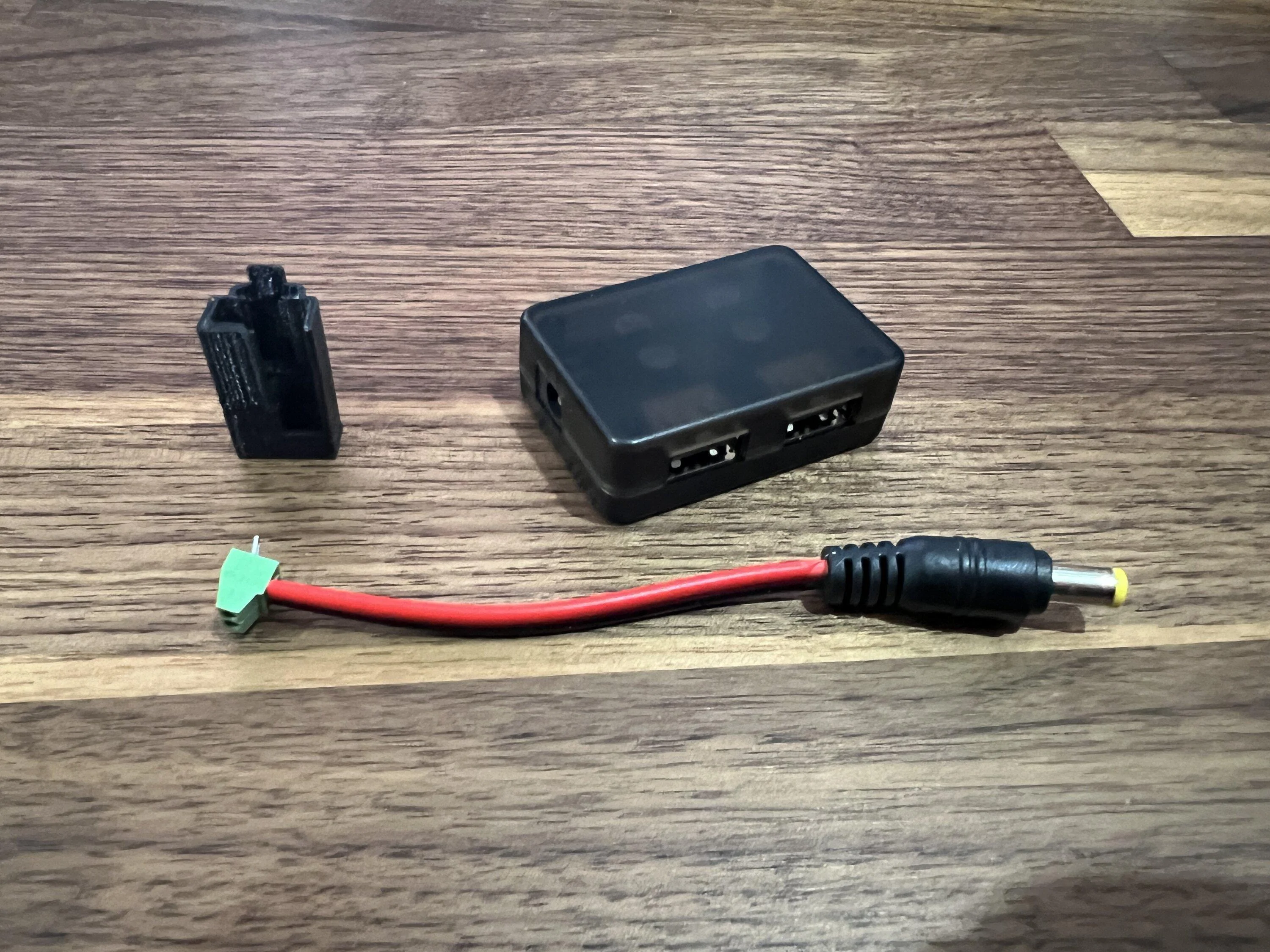Rivian R1T R1S NEW - RIVIPARTS Ultimate MagSafe Charging Pad Kit IMG_1267