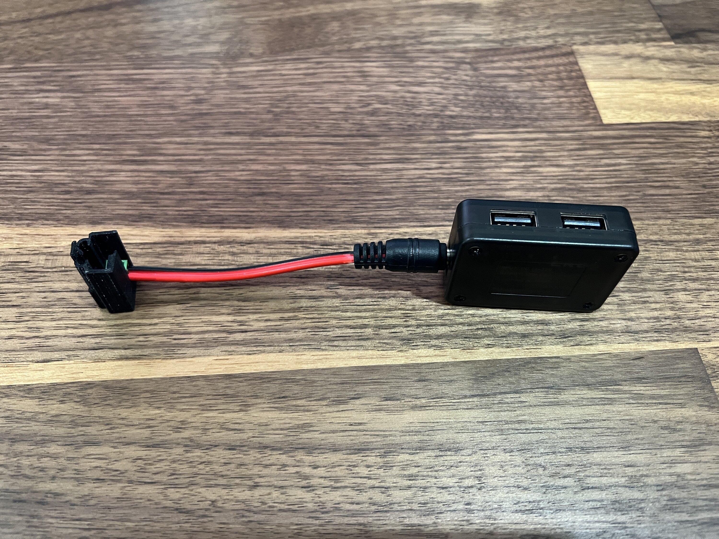 Rivian R1T R1S NEW - RIVIPARTS Ultimate MagSafe Charging Pad Kit IMG_1268.JPG