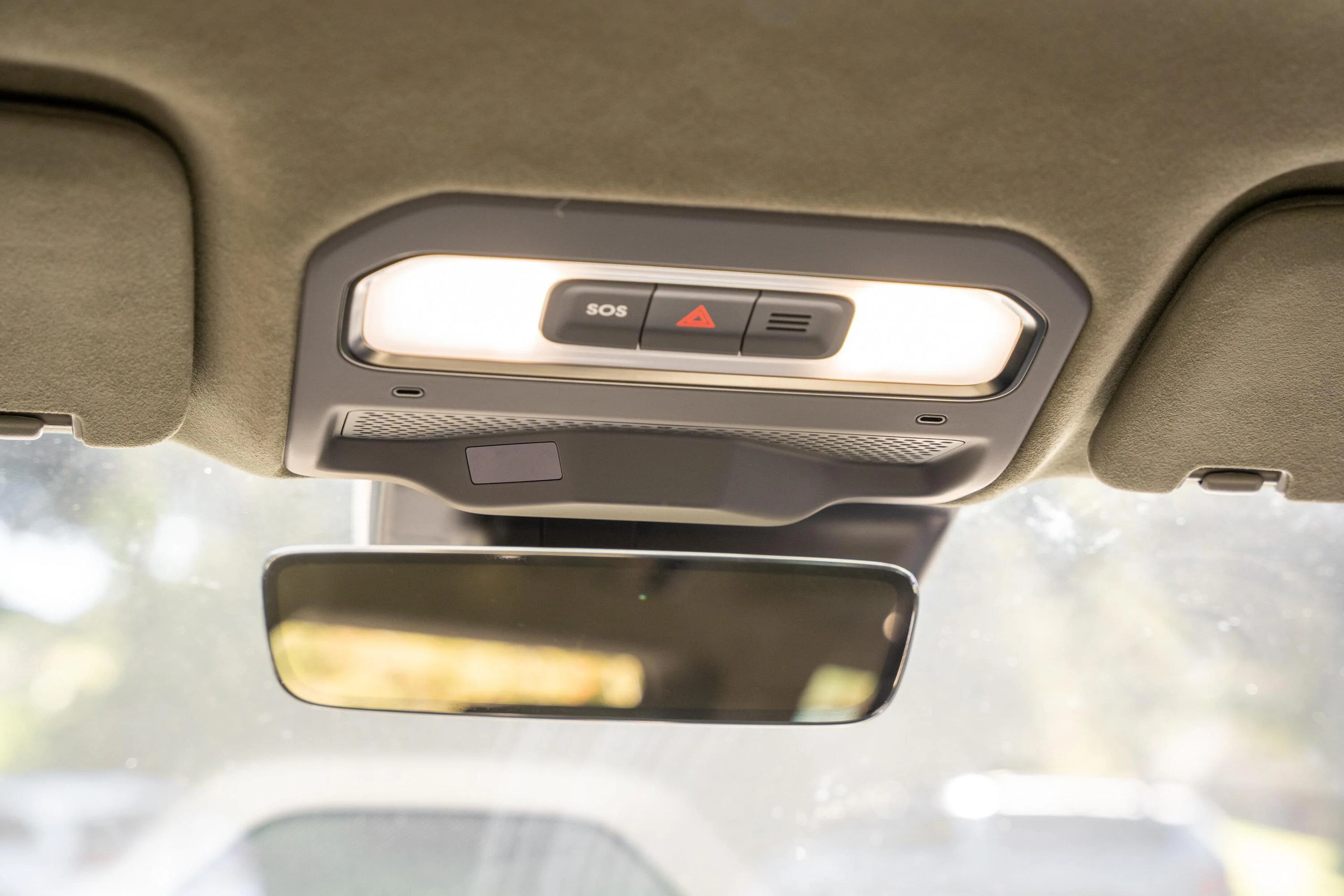 Rivian R1T R1S FOREST EDGE Rivian Interior Photos 3oQPWpOm-phfRrfapoA