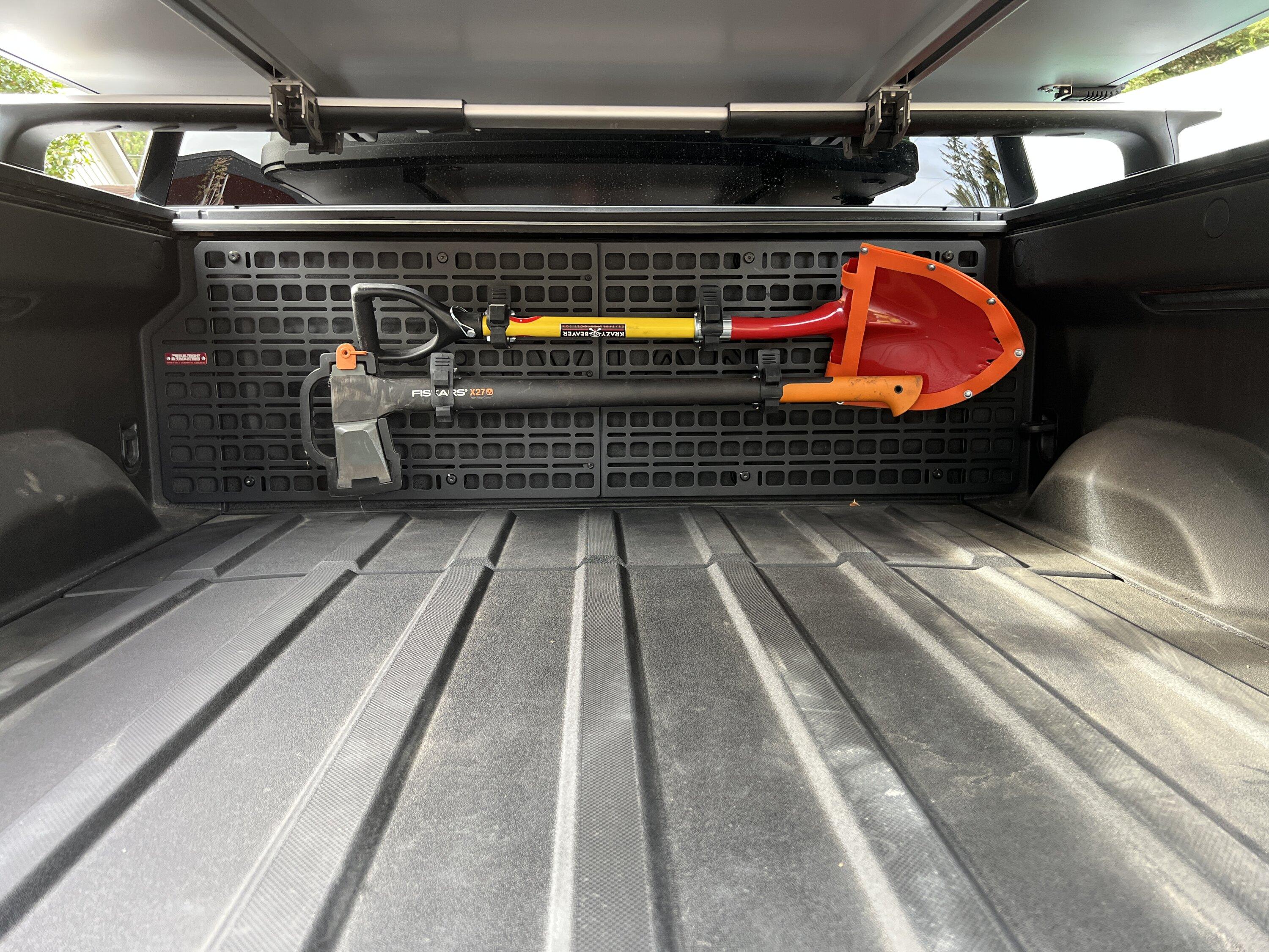 Rivian R1T R1S Ultimate MTB / Bike Carrier installed 469CD194-EA72-40B4-9E1E-2B06B4715B68