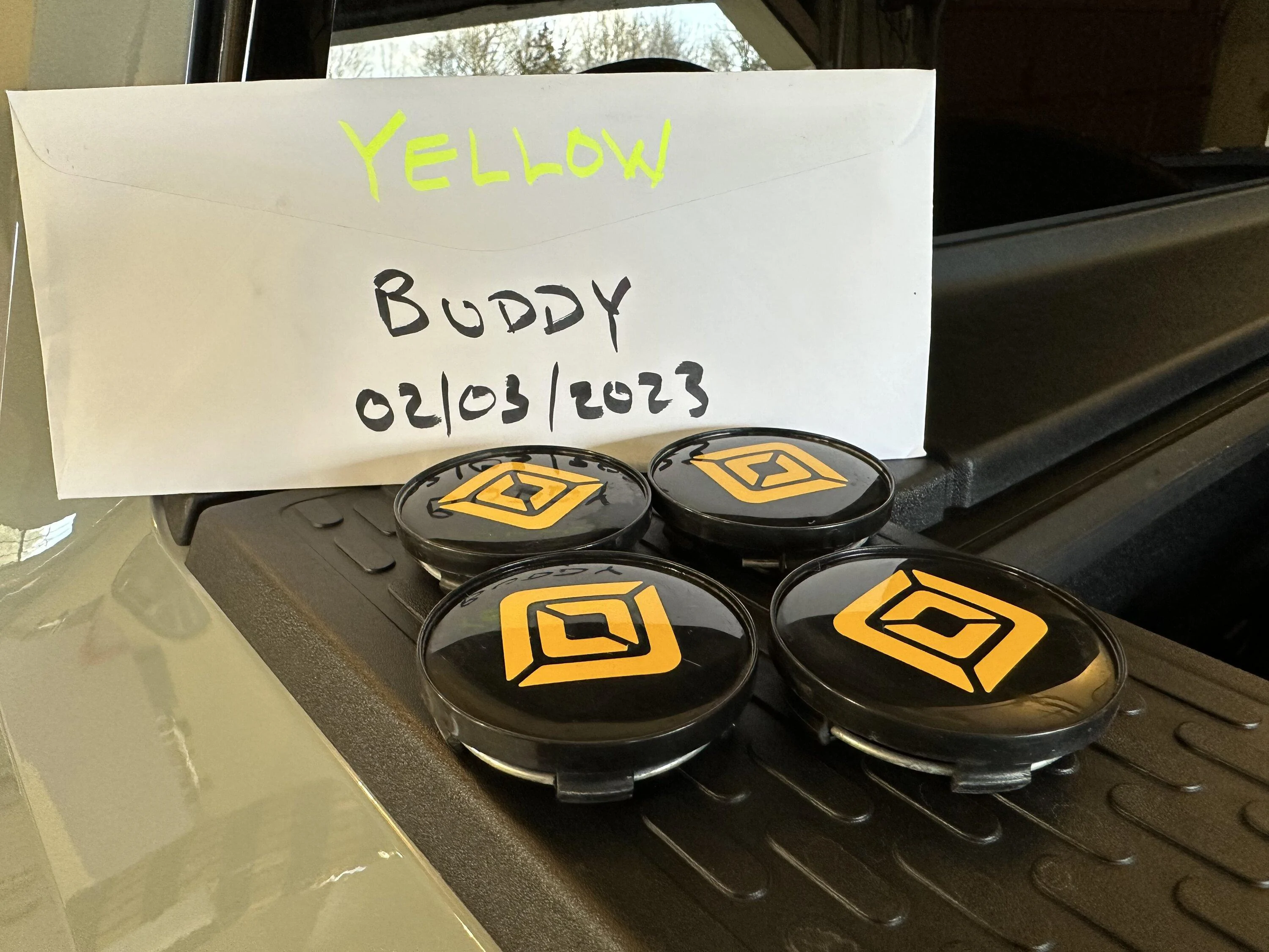 Rivian R1T R1S FS: Center Wheel Caps 4E3EBBDF-1996-4E13-A412-95CF4EE8C7F0