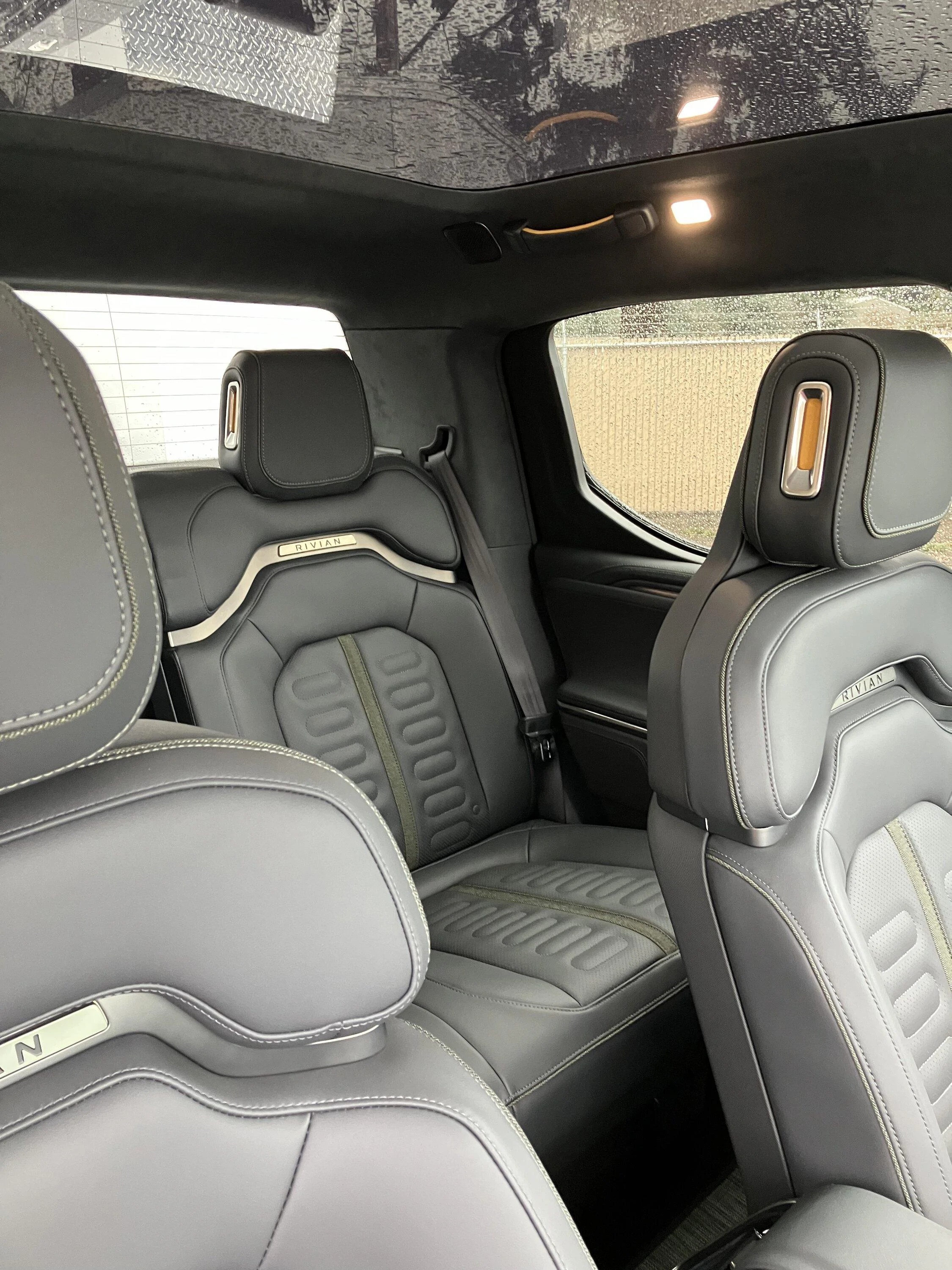 Rivian R1T R1S R1T Orders: Jan '23 - Feb '23 -- Status FAE49476-012C-476C-B759-7533DB302A59