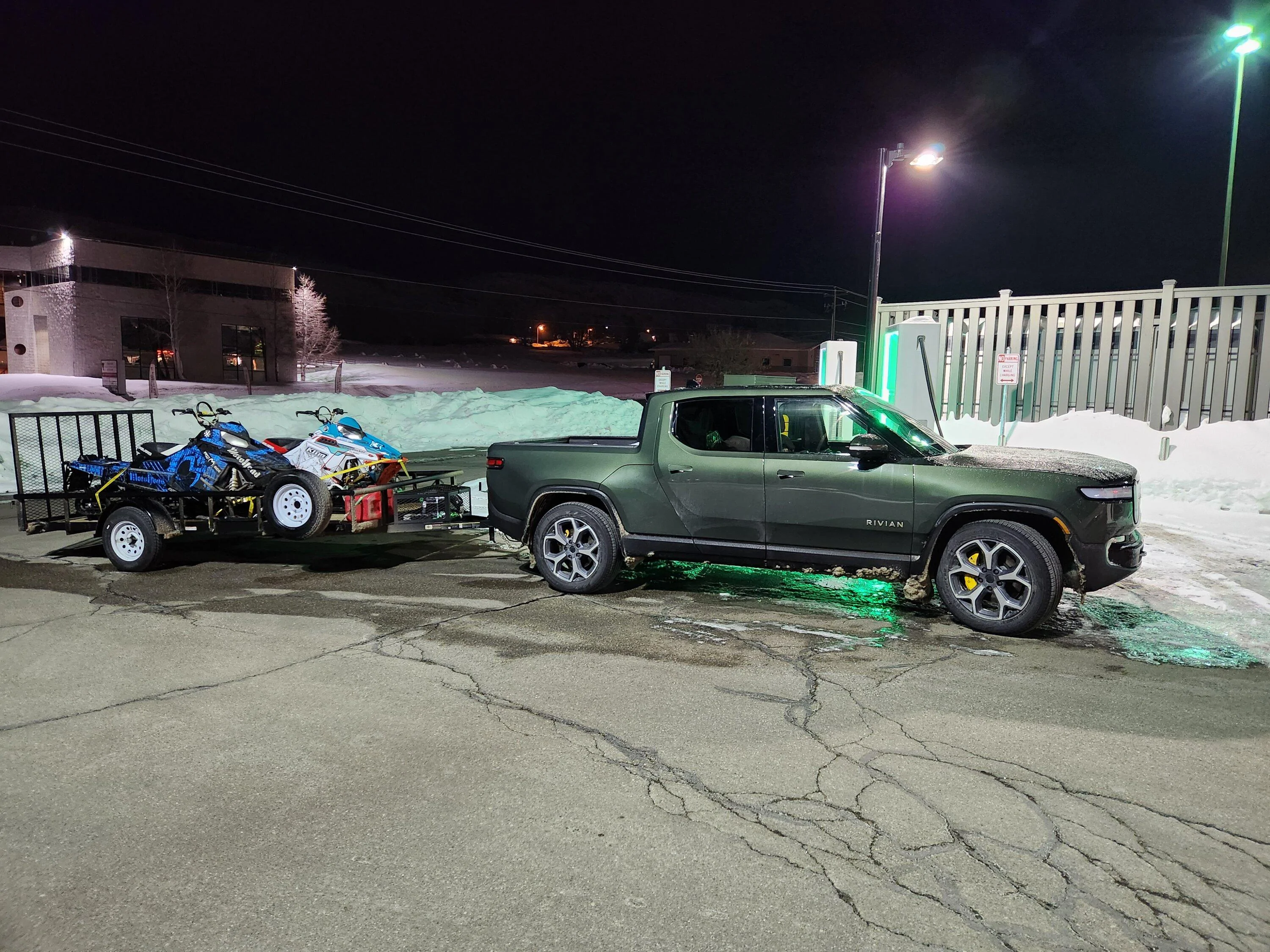Rivian R1T R1S FOREST GREEN R1T Photos 20230119_220735