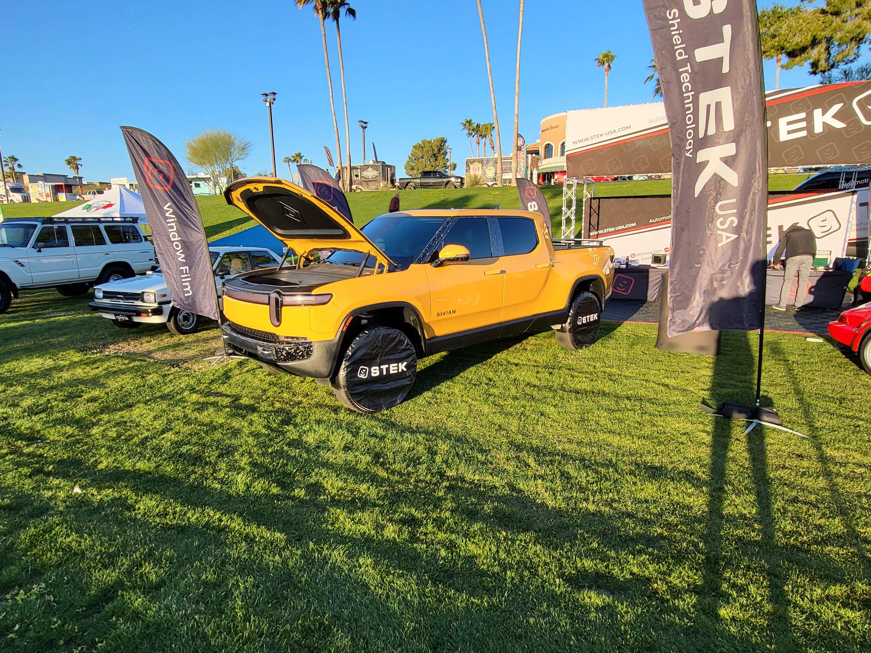 Rivian R1T R1S COMPASS YELLOW R1T Photos b4a7bvlbb9ga1