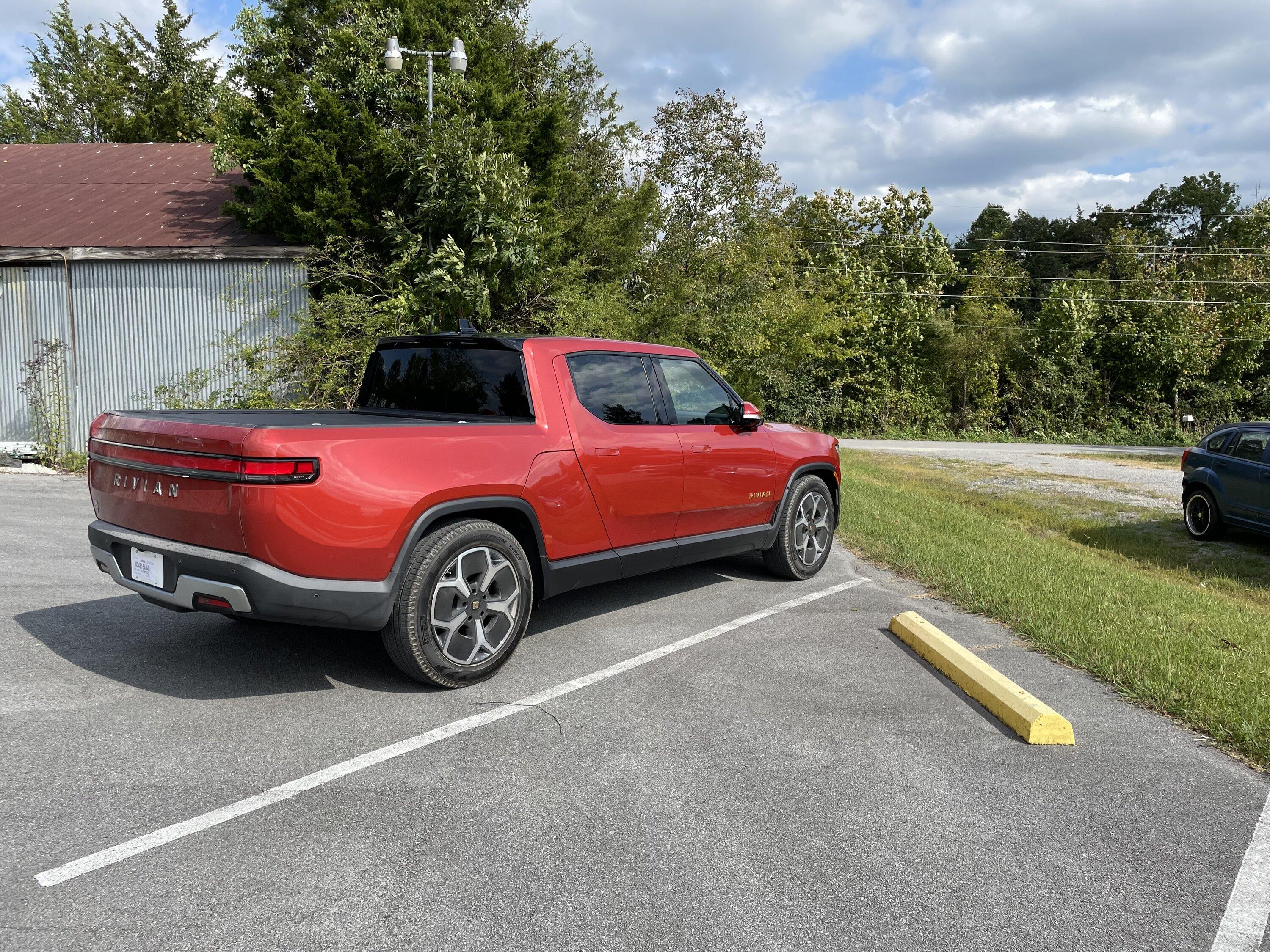 Rivian R1T R1S Cybertruck reveals new triangle mirrors (removable) in Palo Alto sighting ?? (video) IMG_1234