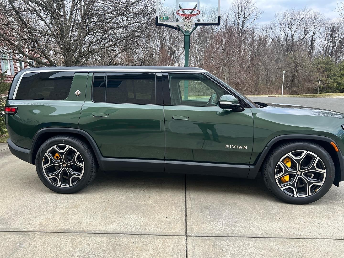Rivian R1T R1S R1S Delivery today: Quick Summary 1E253426-CAFE-4584-B91A-56DE00E7F4D4