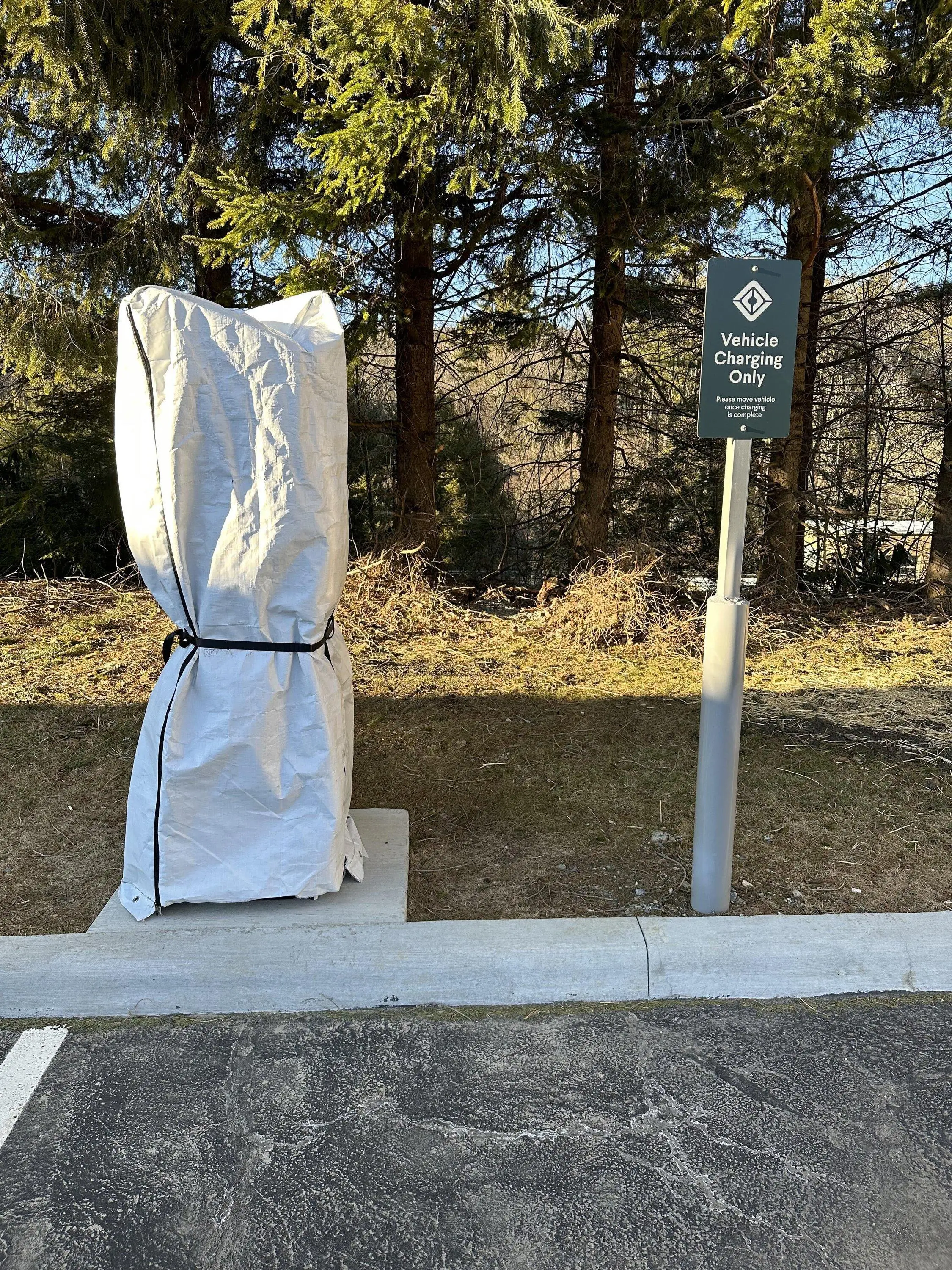 Rivian R1T R1S Spotted: First Rivian RAN Charging Station location on East Coast! - Blowing Rock, NC yutd8i6jknga1