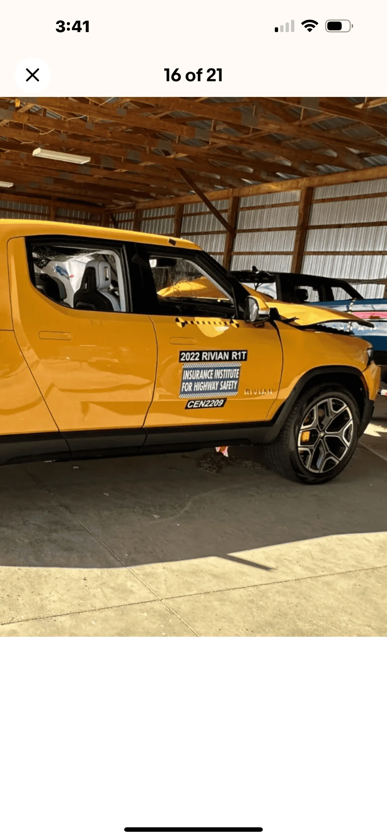 Rivian R1T R1S COMPASS YELLOW R1T Photos 881A4A1F-9F83-4F26-9DA3-7FFDE722A334