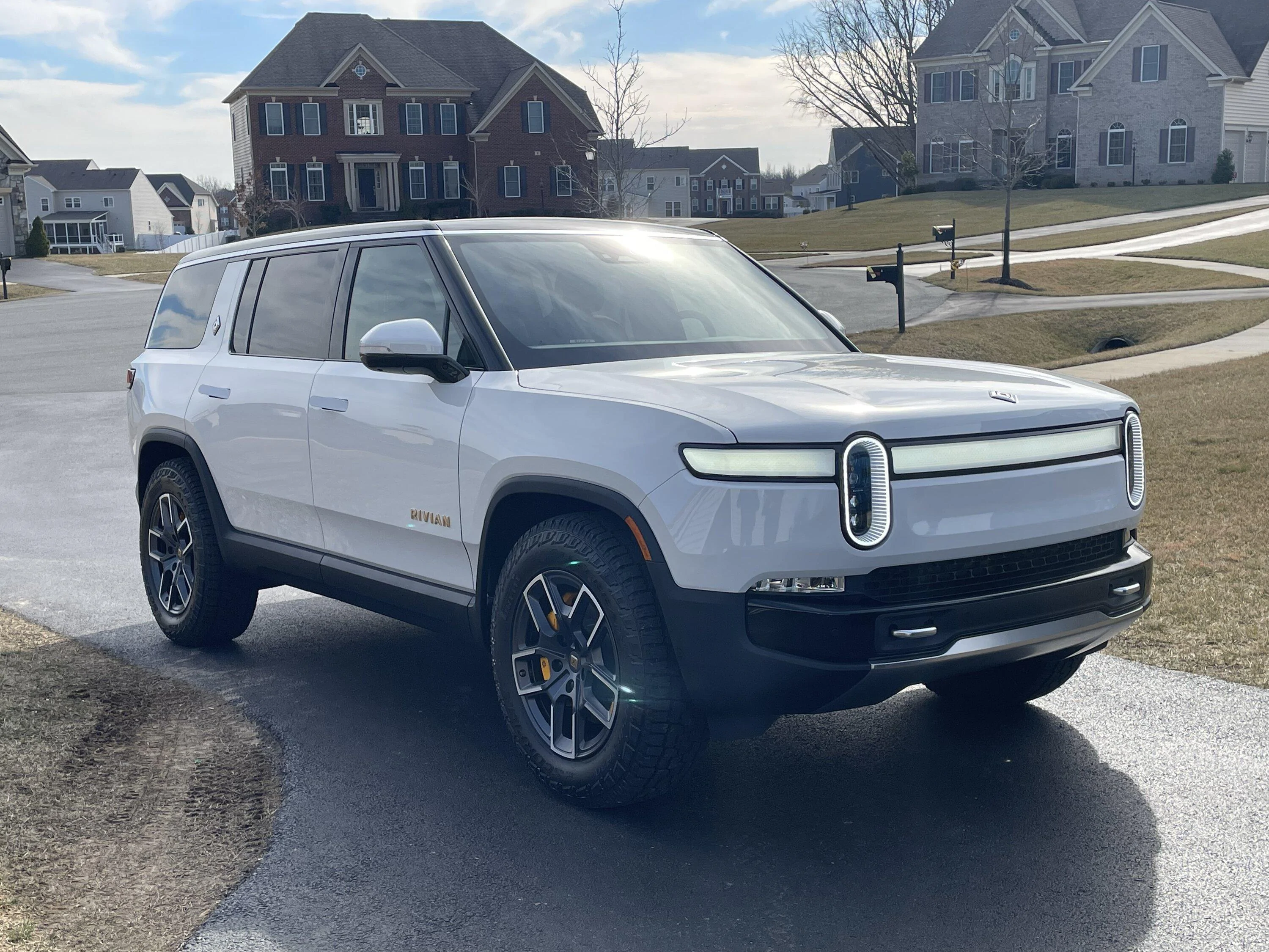 Rivian R1T R1S R1S Adventure Delivery Day 96F67857-182C-49E9-BC01-7F3050B19E75