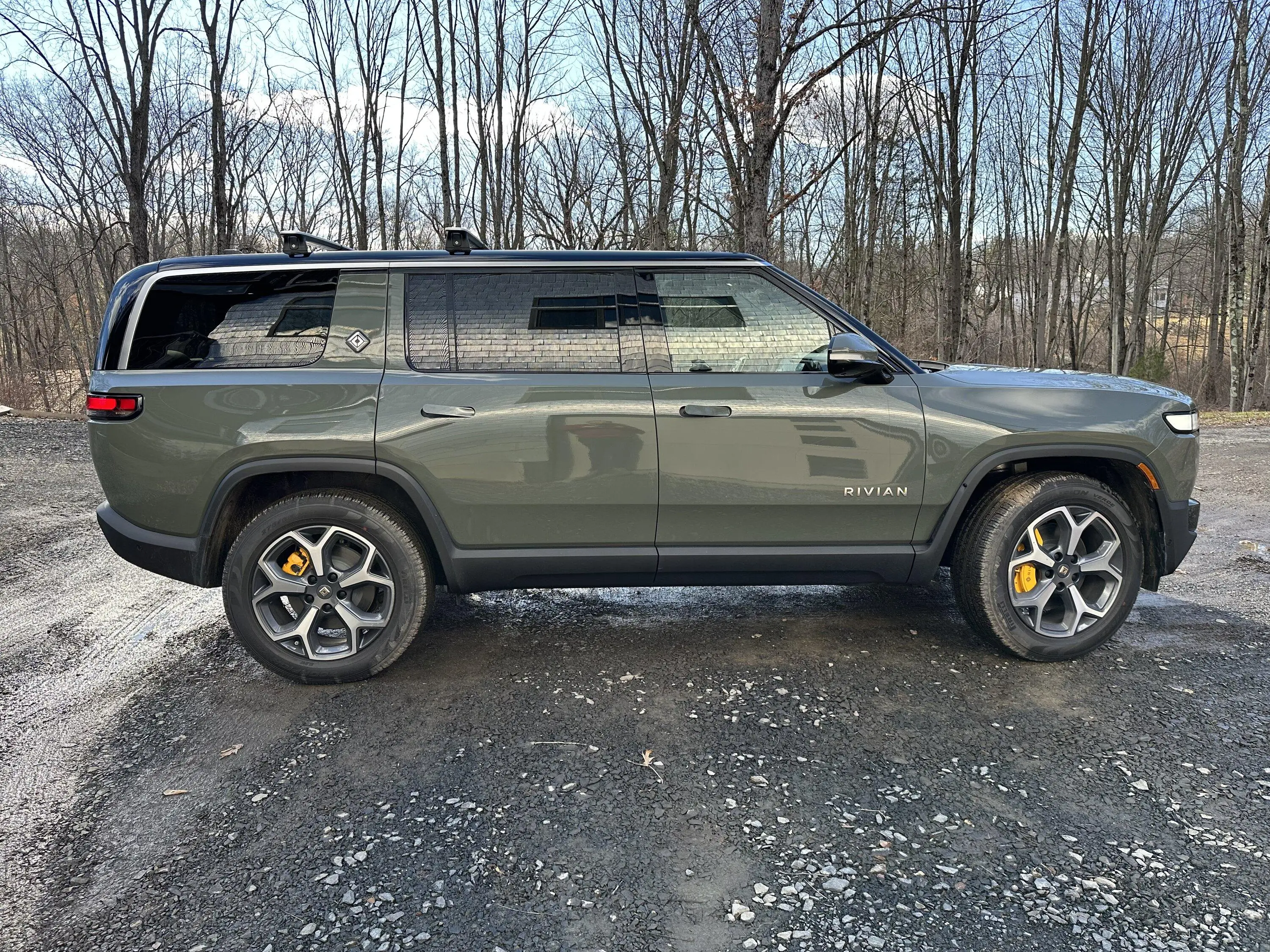 Rivian R1T R1S ? LAUNCH GREEN R1S  Photos 530442e8-00d8-4f53-9b39-c983275c3e51-jpeg