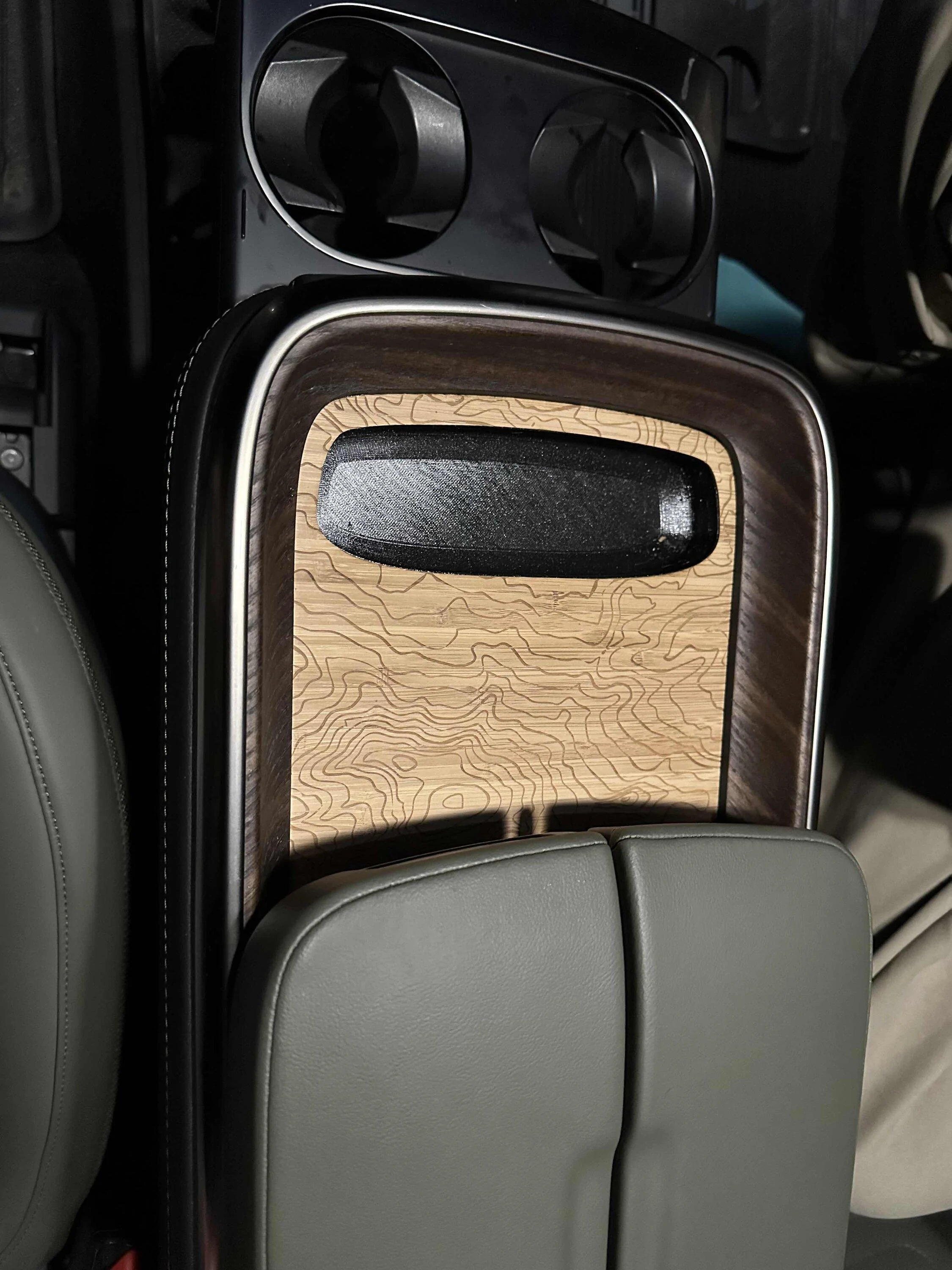 Rivian R1T R1S First Look at Premium Charging Plate IMG_3766
