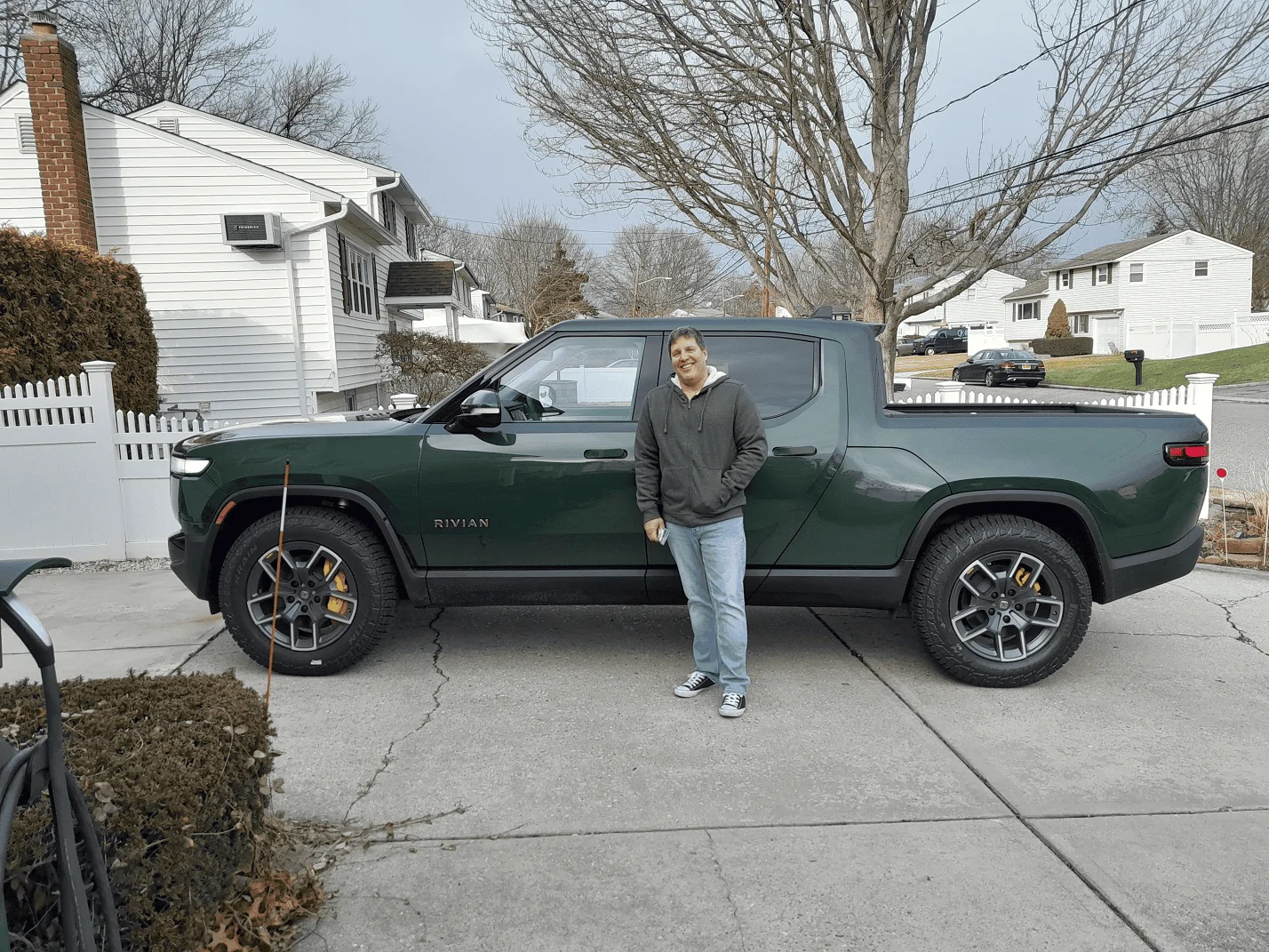 Rivian R1T R1S Much Better Registration and Plate Delivery Service.. 1676089000907