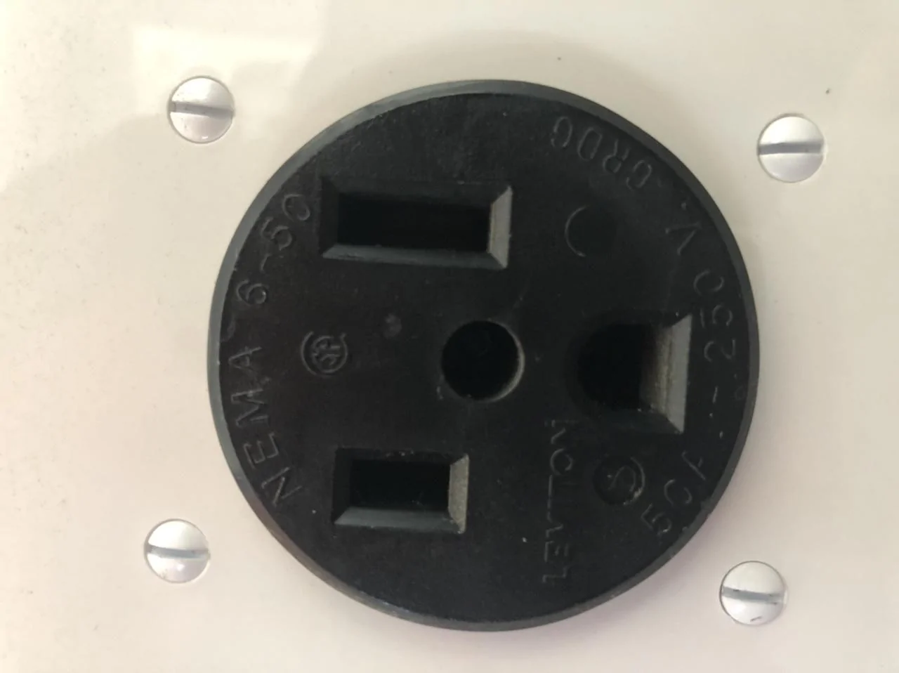 Rivian R1T R1S 40amp 6-50 outlet charging 8F5600EE-FF46-4442-909A-B8BD5D6A30F0