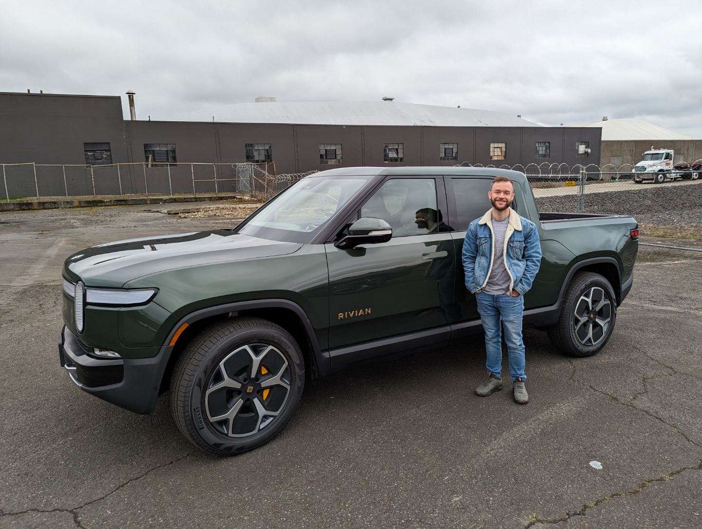 Rivian R1T R1S R1T Orders: Jan '23 - Feb '23 -- Status image000004