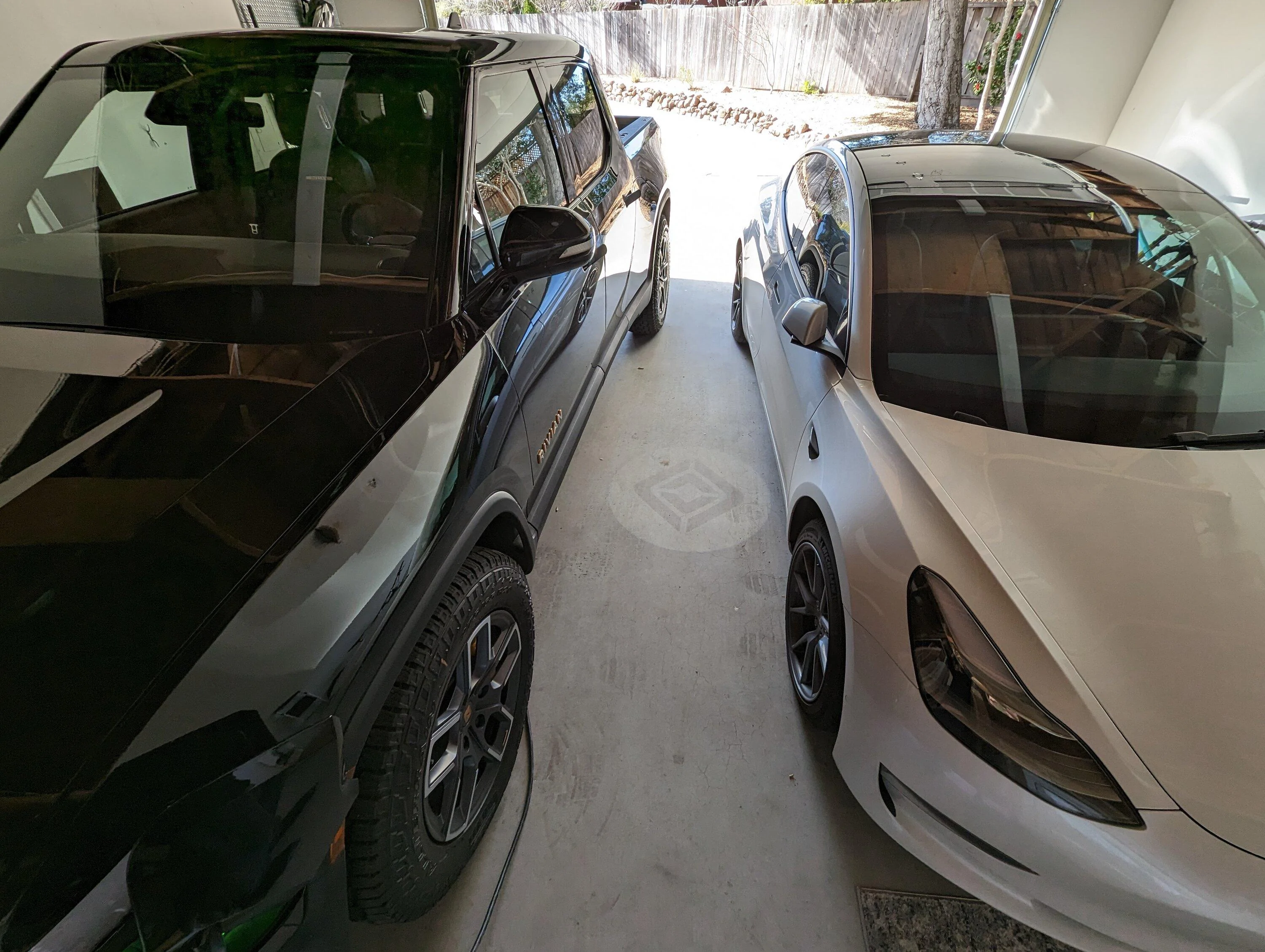 Rivian R1T R1S Midnight over Forest Edge R1T Delivered! Impressions/Photos PXL_20230212_192558304