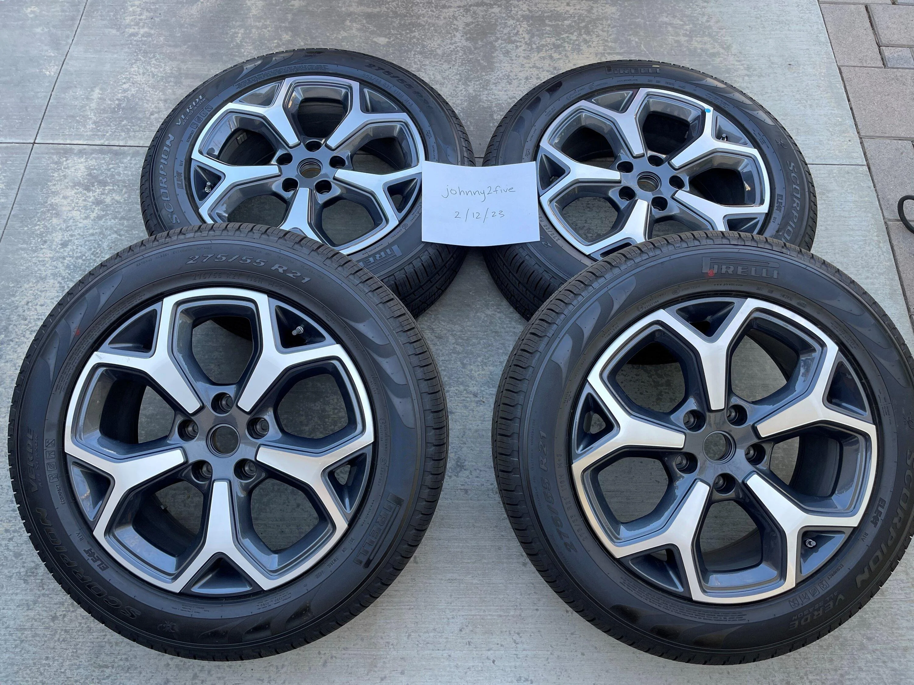 Rivian R1T R1S FS: OEM 21" Wheels / Tires Wheels