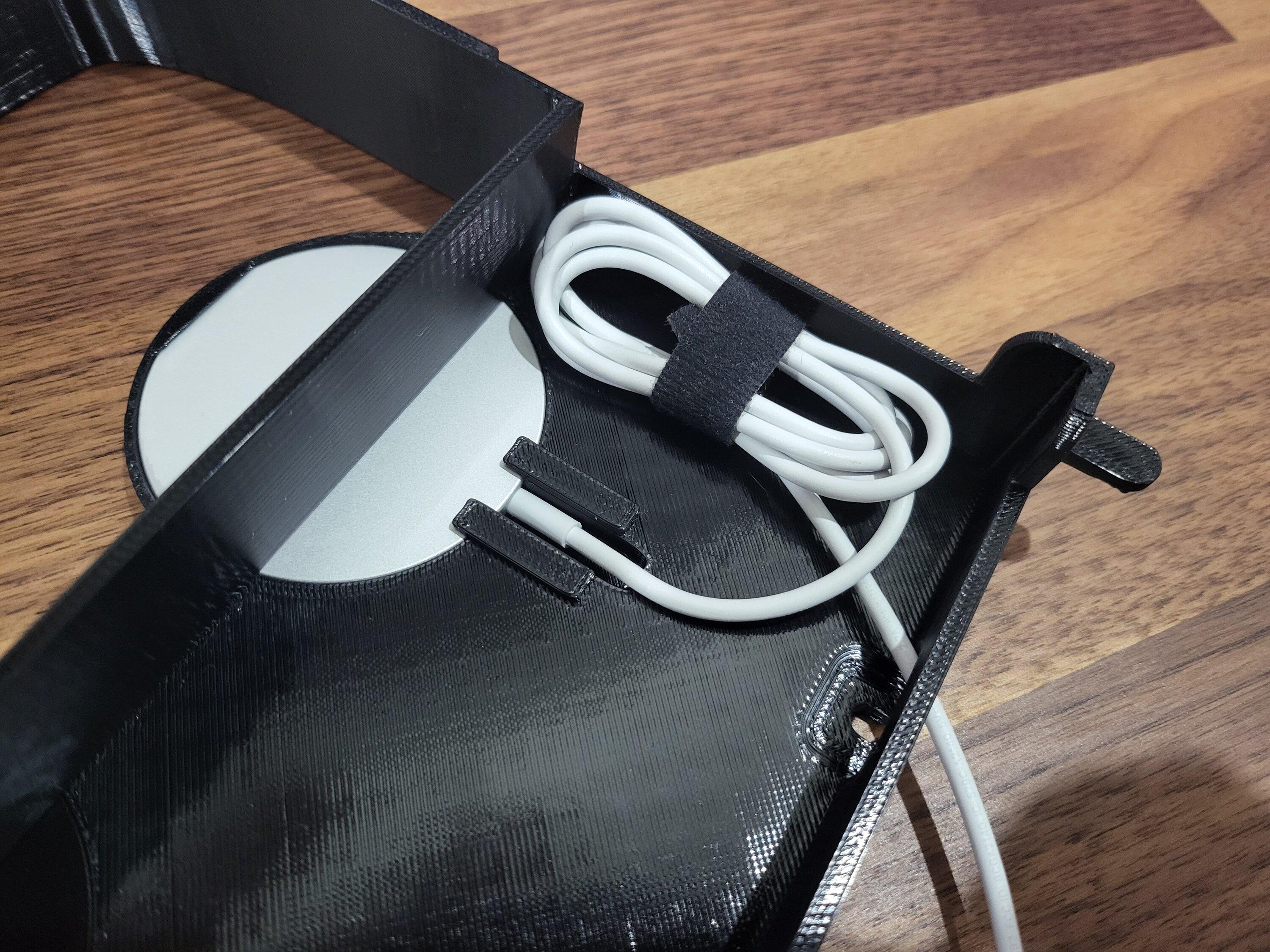 Rivian R1T R1S NEW - RIVIPARTS Ultimate MagSafe Charging Pad Kit 20230213_195550