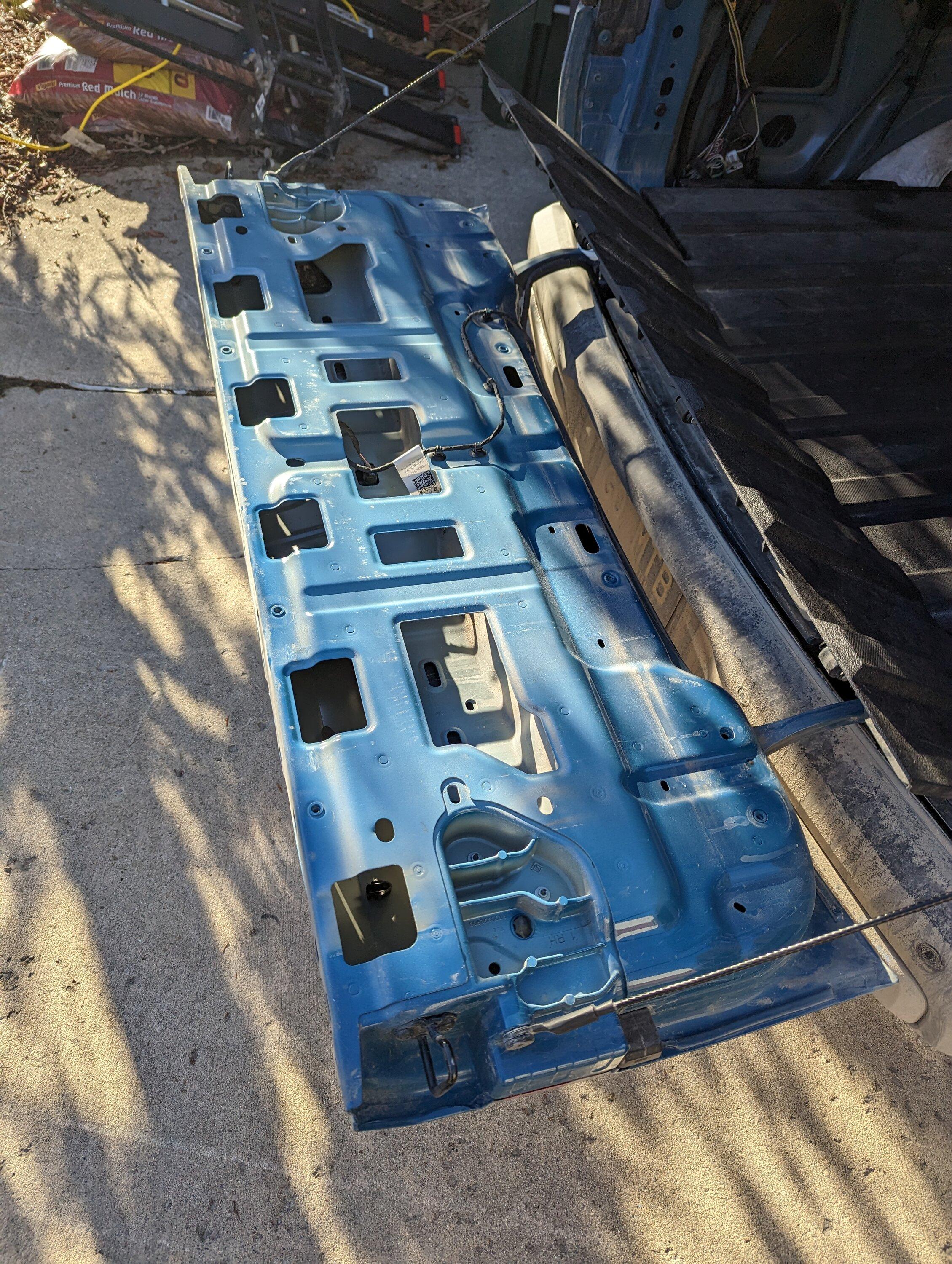 Rivian R1T R1S Bed step PXL_20230211_205748724