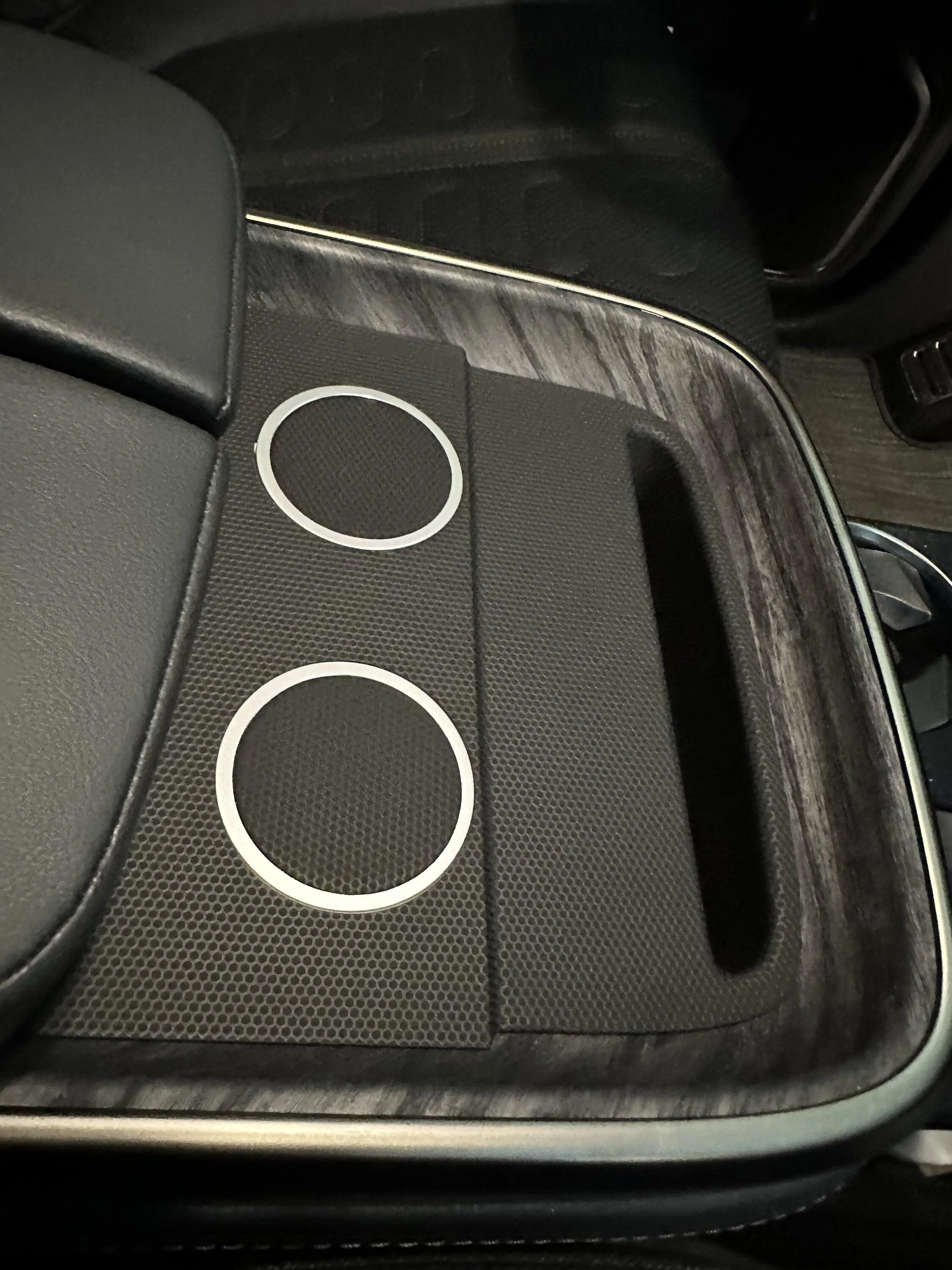 Rivian R1T R1S AdventureMat - MagSafe Charging Pad 30A5619E-AAFA-4382-9532-BFF156F63ABF