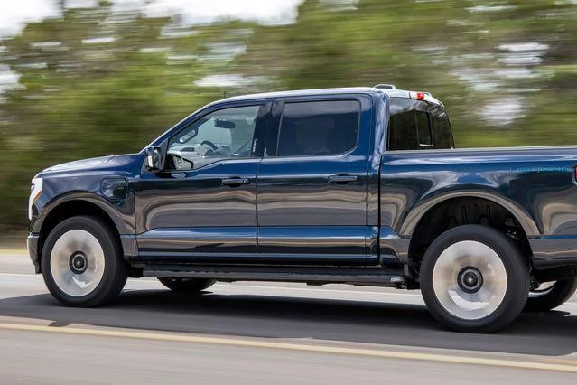 Rivian R1T R1S ? Lightning Stop Production / Stop Shipment Issued (for battery issue) im-702444?width=639&height=426