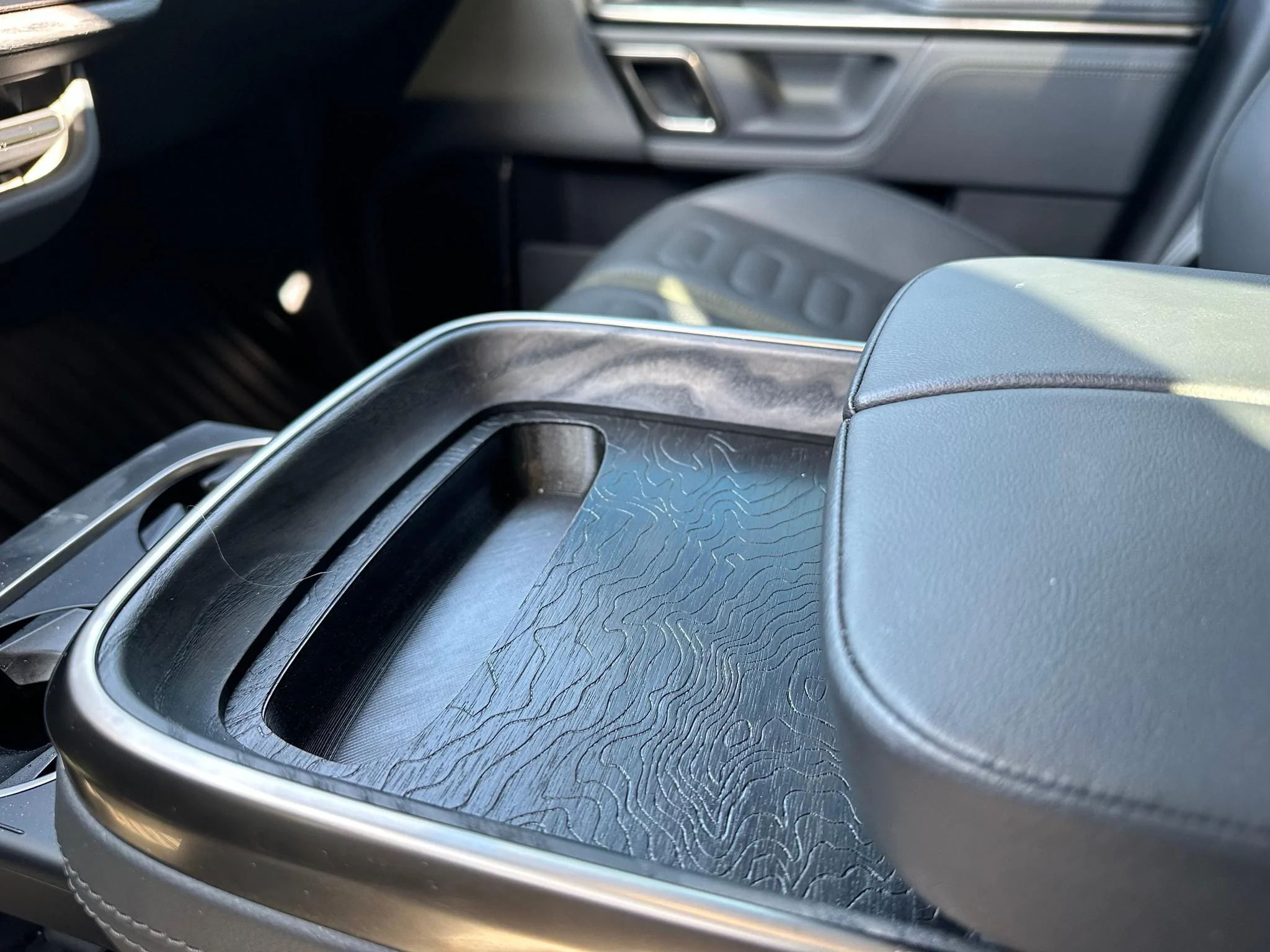 Rivian R1T R1S First Look at Premium Charging Plate 5F1C375D-266E-4372-AA13-AF0AF46B63B6__09612