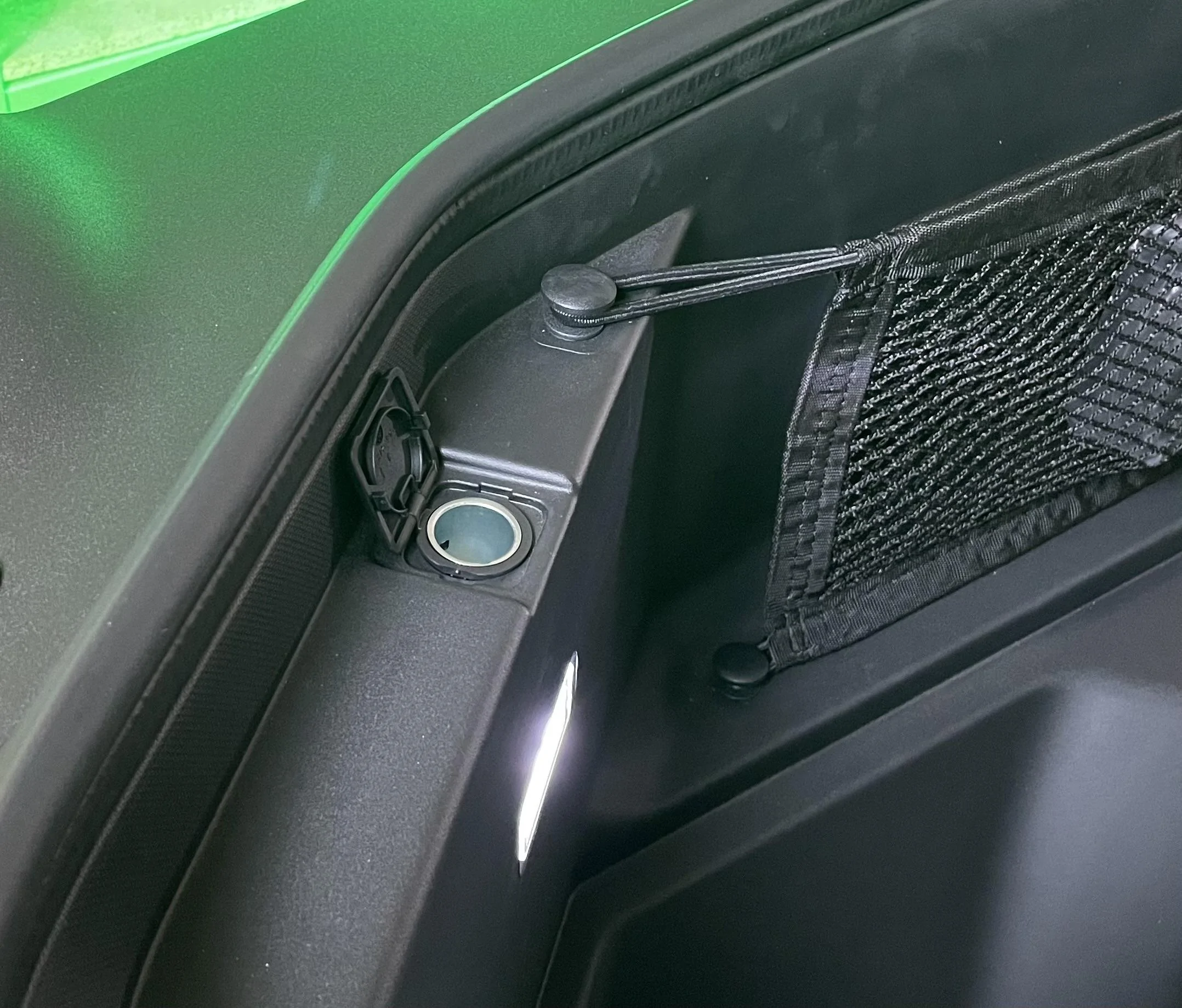 Rivian R1T R1S 12 volt frunk power outlet is back! > in my just-delivered 2023 R1T (mid 18000 VIN) R1S 12v Frunk