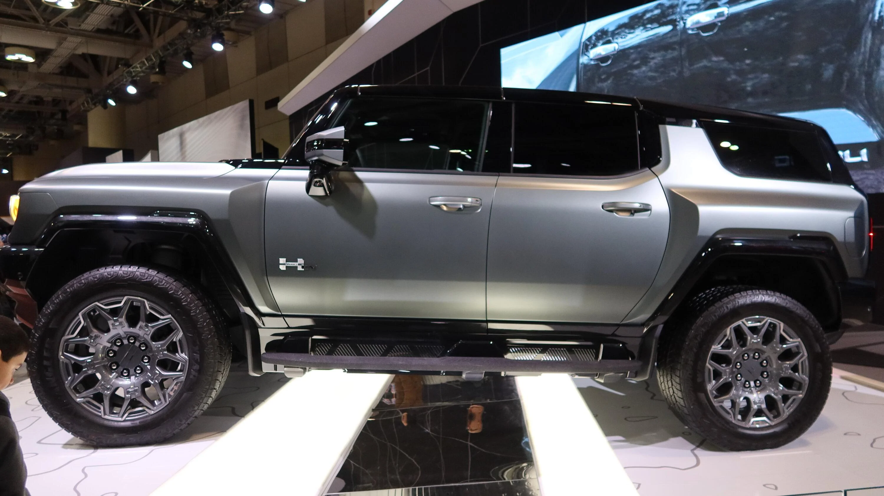 Rivian R1T R1S I want the Hummer SUV !!! IMG_1488