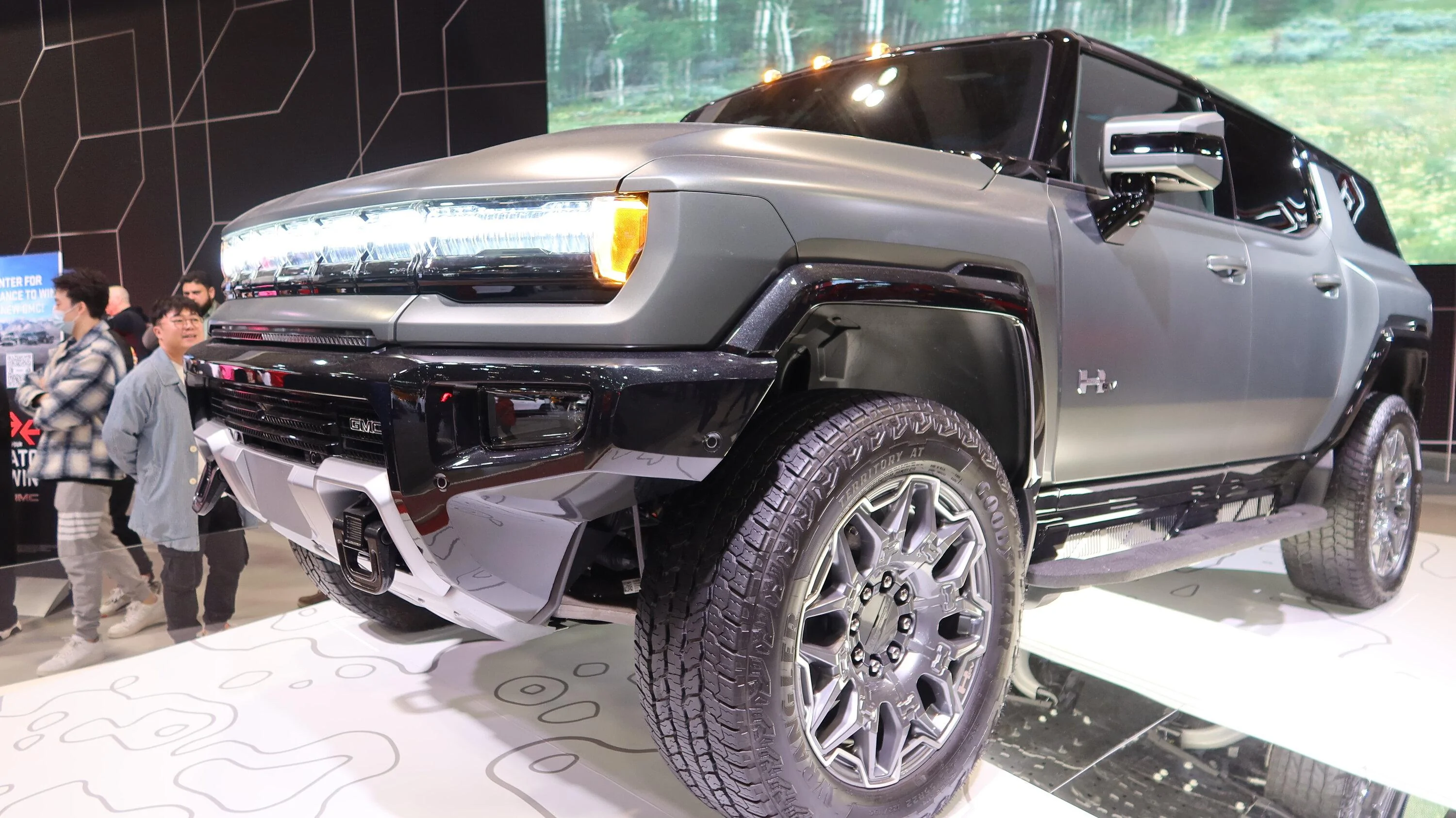 Rivian R1T R1S I want the Hummer SUV !!! IMG_1490