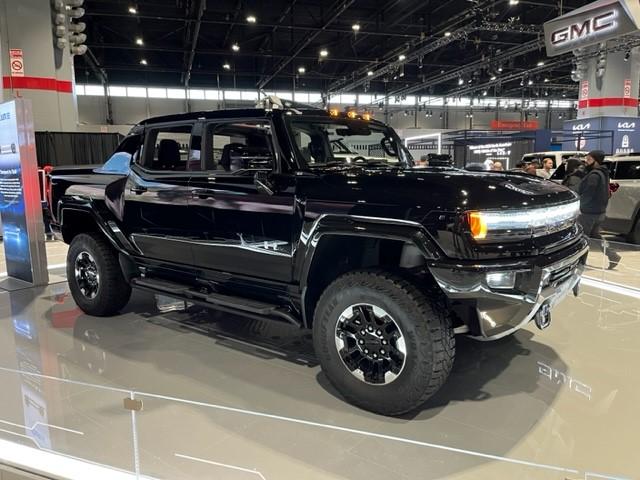 Rivian R1T R1S I want the Hummer SUV !!! 13