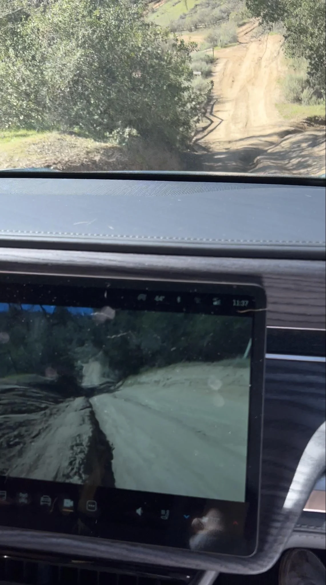 Rivian R1T R1S RIVIAN BLUE Rivian Photos 3C36C9DE-3827-4599-9374-AEDC9E581FF5