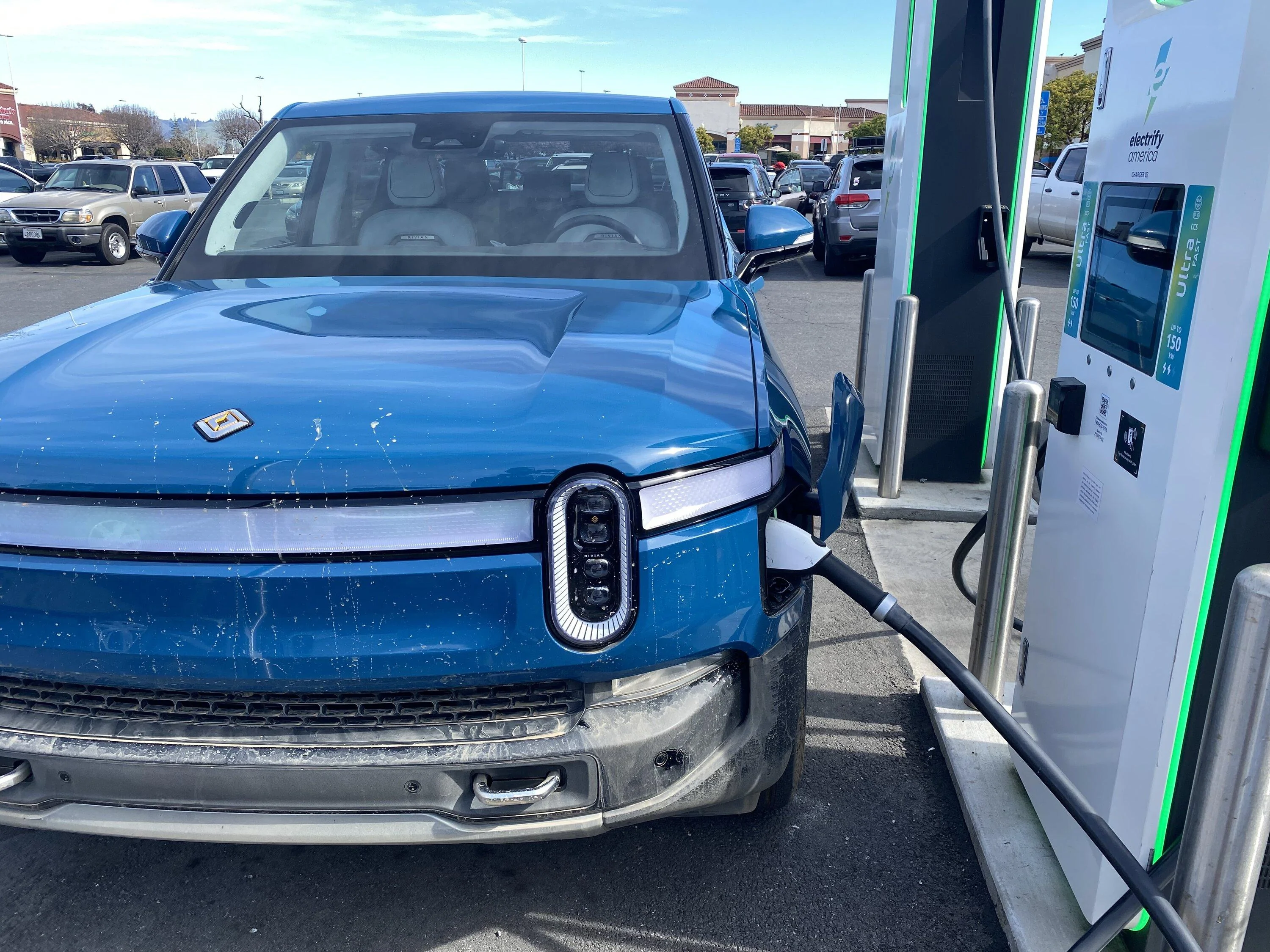 Rivian R1T R1S RIVIAN BLUE Rivian Photos 61BD128B-FAC3-43E6-8EE8-C8A585A92637