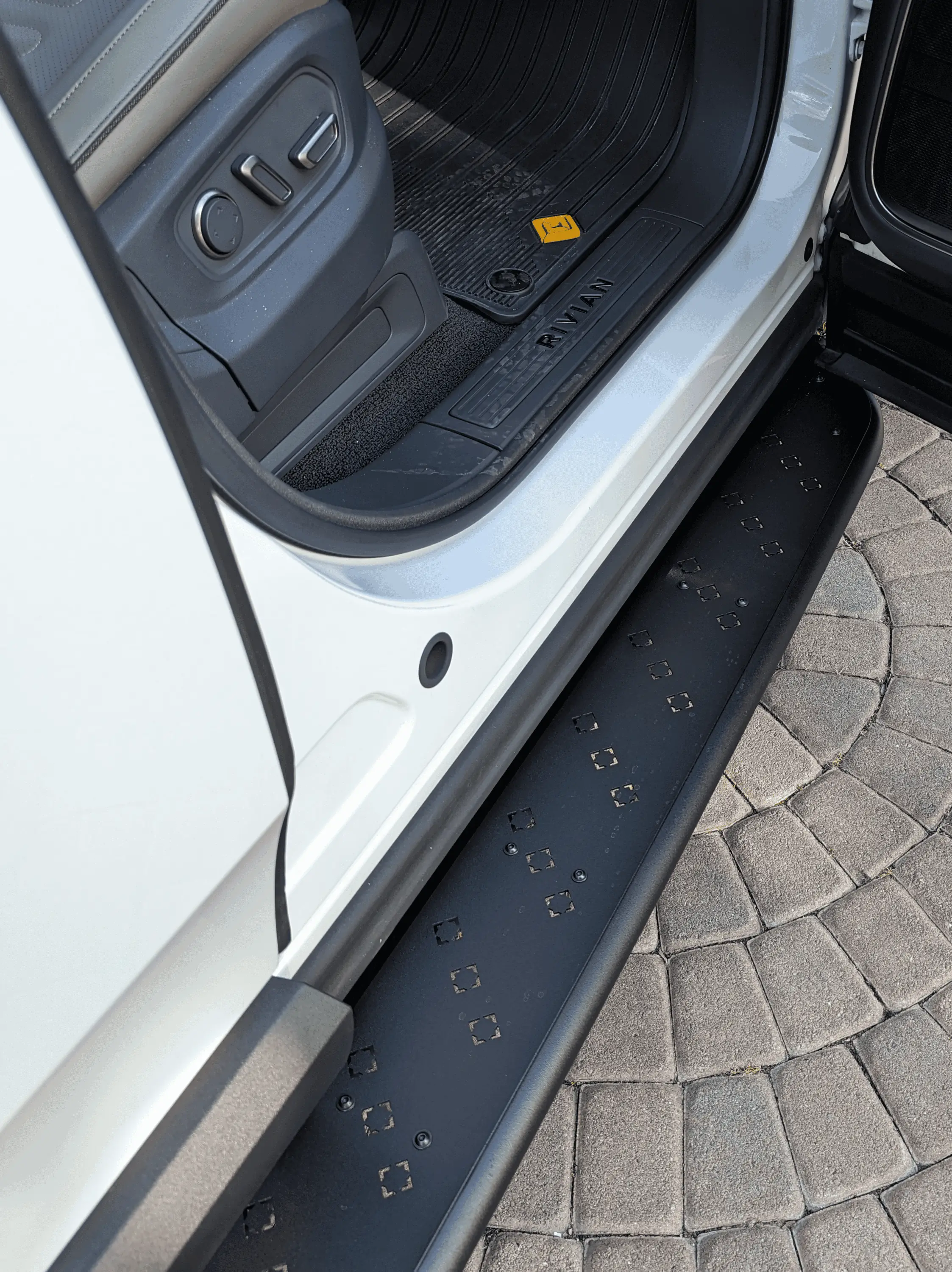Rivian R1T R1S EV Sportline RMAXX Running Boards Installed on R1T Today! - Review / Feedback / Photos 1676941494640