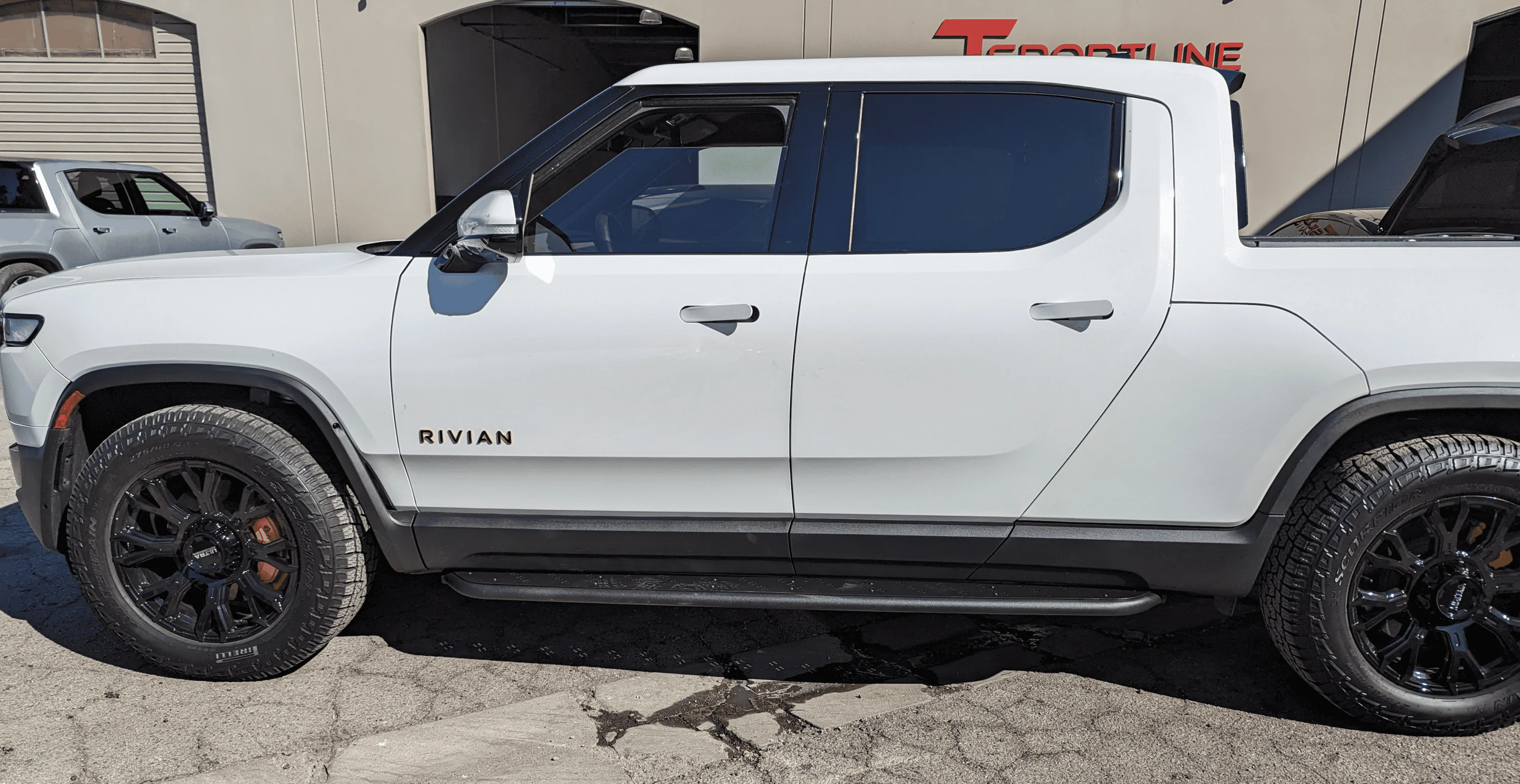 Rivian R1T R1S EV Sportline RMAXX Running Boards Installed on R1T Today! - Review / Feedback / Photos 1676941881812