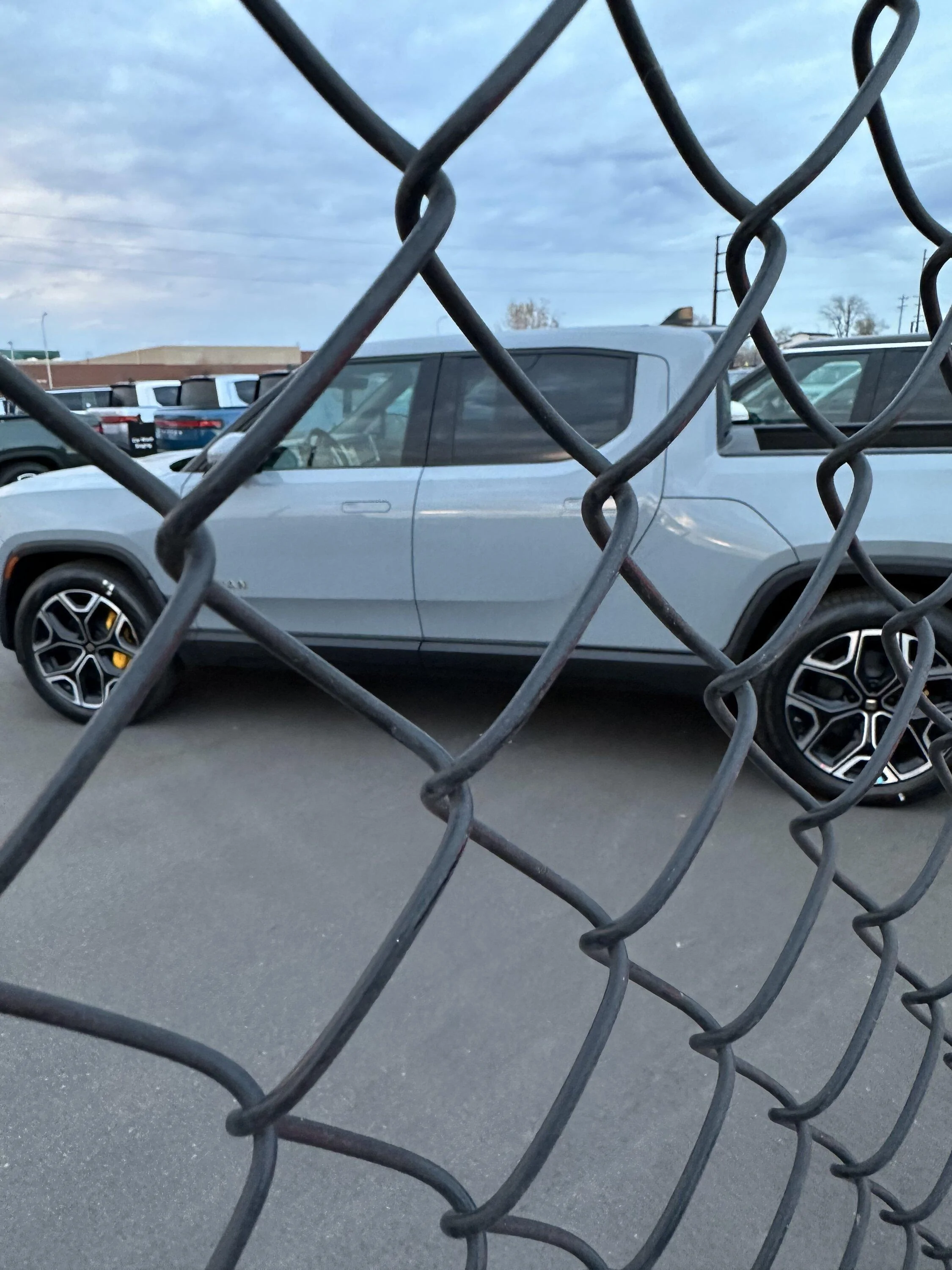 Rivian R1T R1S Colorado Checking In 9B292A54-F7BA-4031-8C7E-314DF88B0864