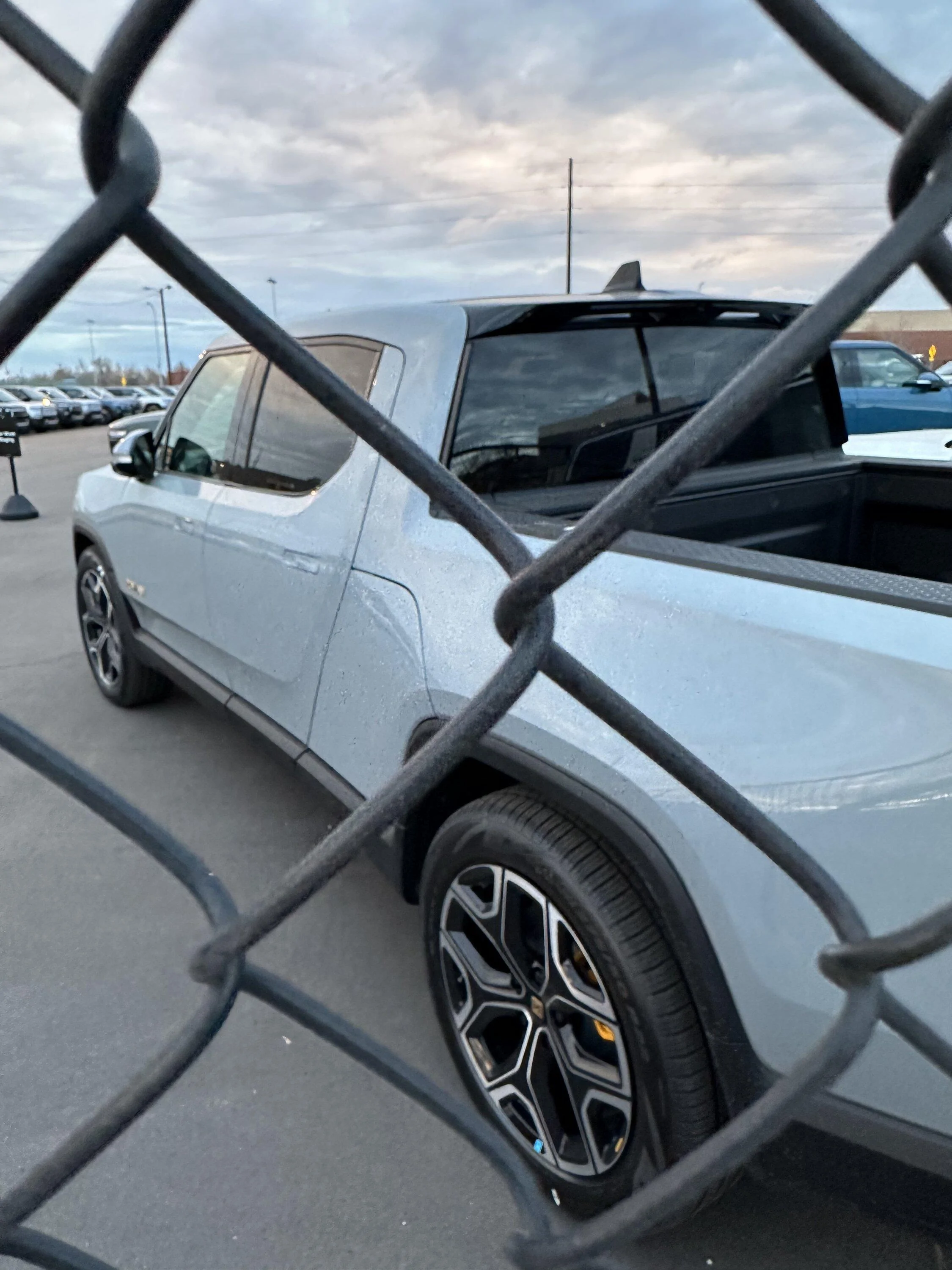 Rivian R1T R1S Colorado Checking In 33BC81BC-DB85-40E1-BB28-F432C20CE0B4