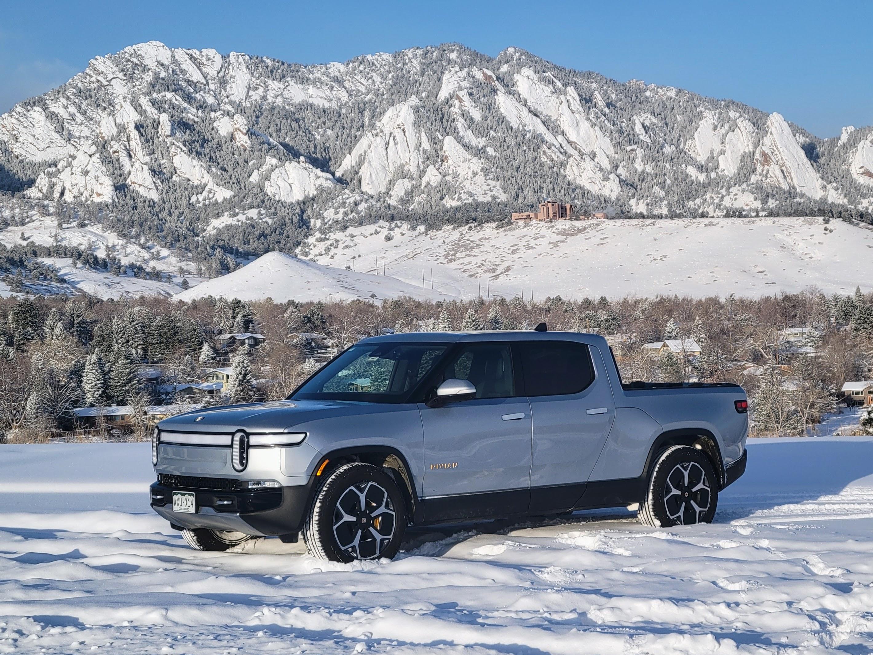 Rivian R1T R1S R1T Adventure, LA Silver / Black, 21", 8400 miles original_144de090-4bd3-481a-83e9-b536b28fa8b6_20221222_081959