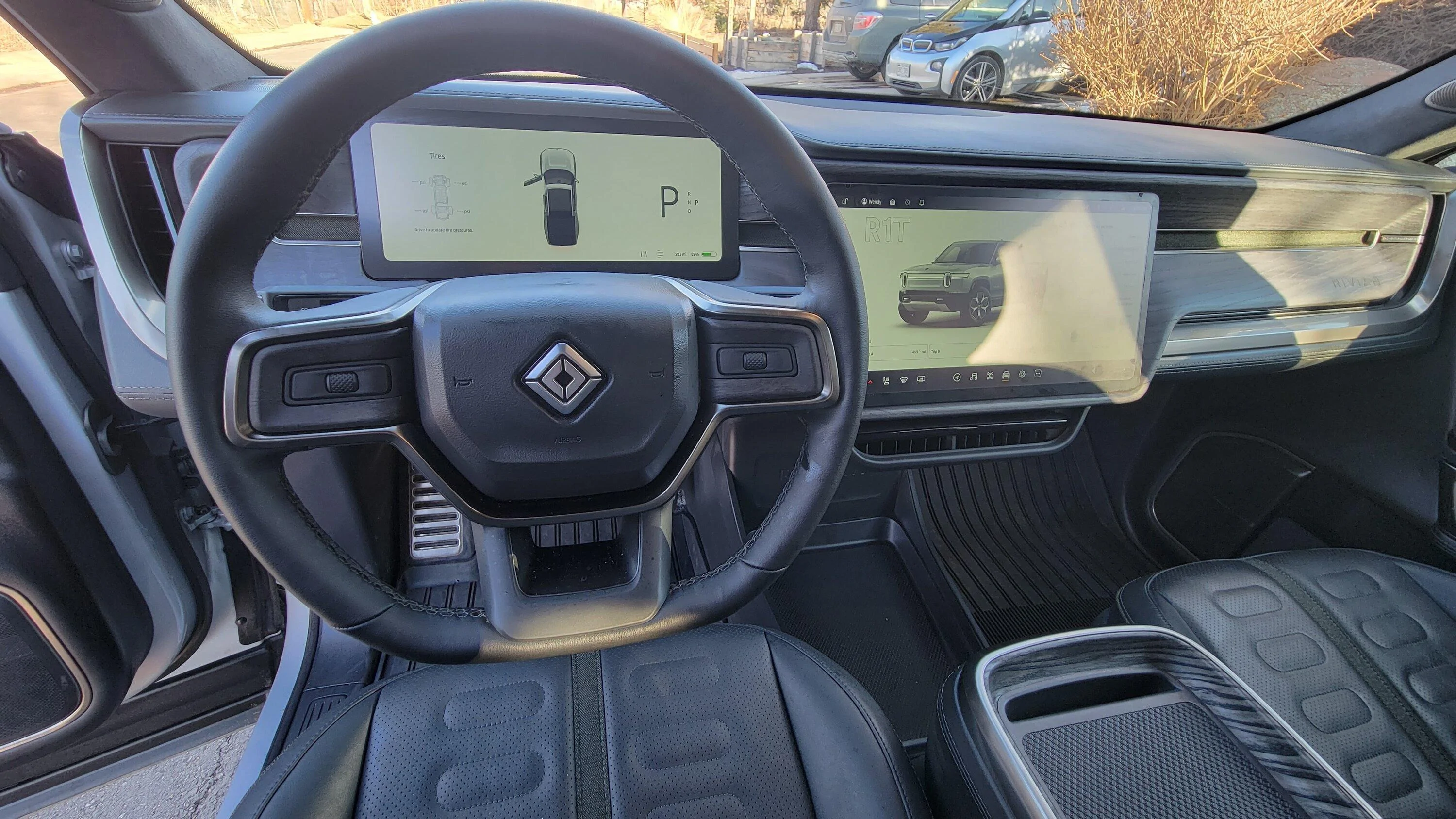 Rivian R1T R1S R1T Adventure, LA Silver / Black, 21", 8400 miles 20230220_160639