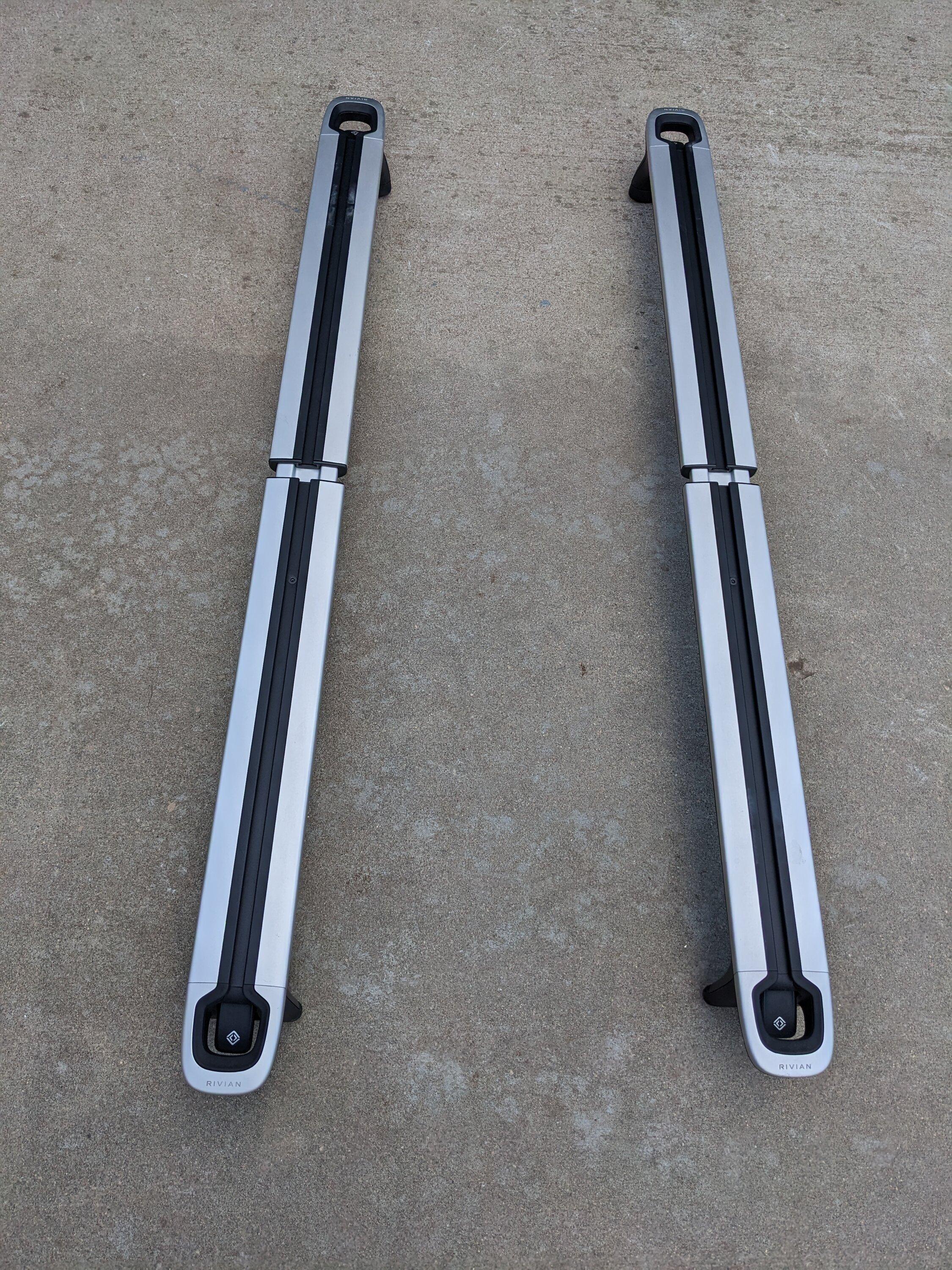 Rivian R1T R1S R1T Adventure, LA Silver / Black, 21", 8400 miles PXL_20230221_000600388