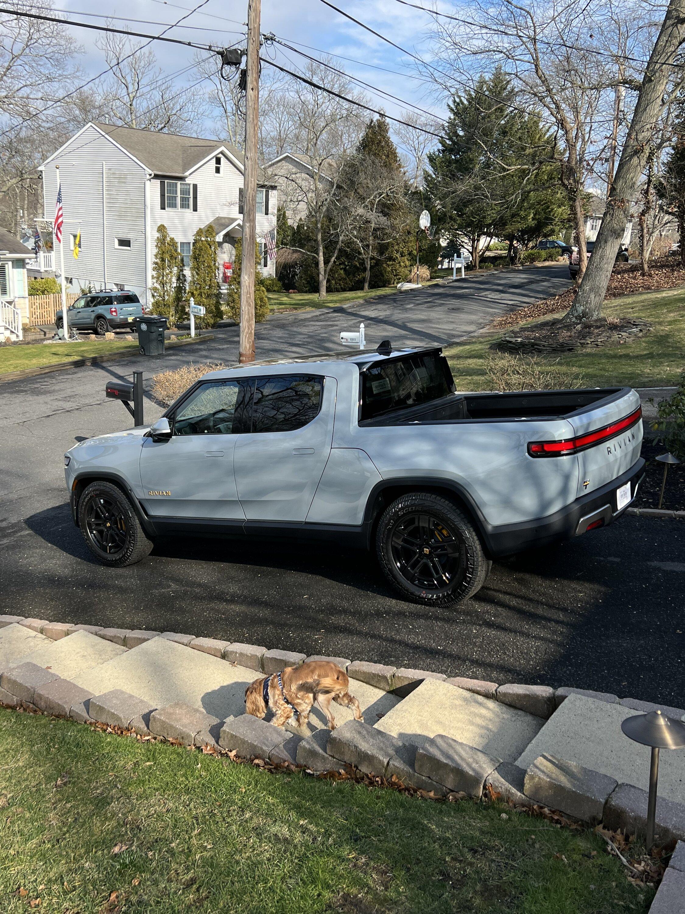 Rivian R1T R1S Just Took Delivery 2-21-23 -- Initial Thoughts 6A242859-1361-4CE0-AB45-350D8A41CFCC