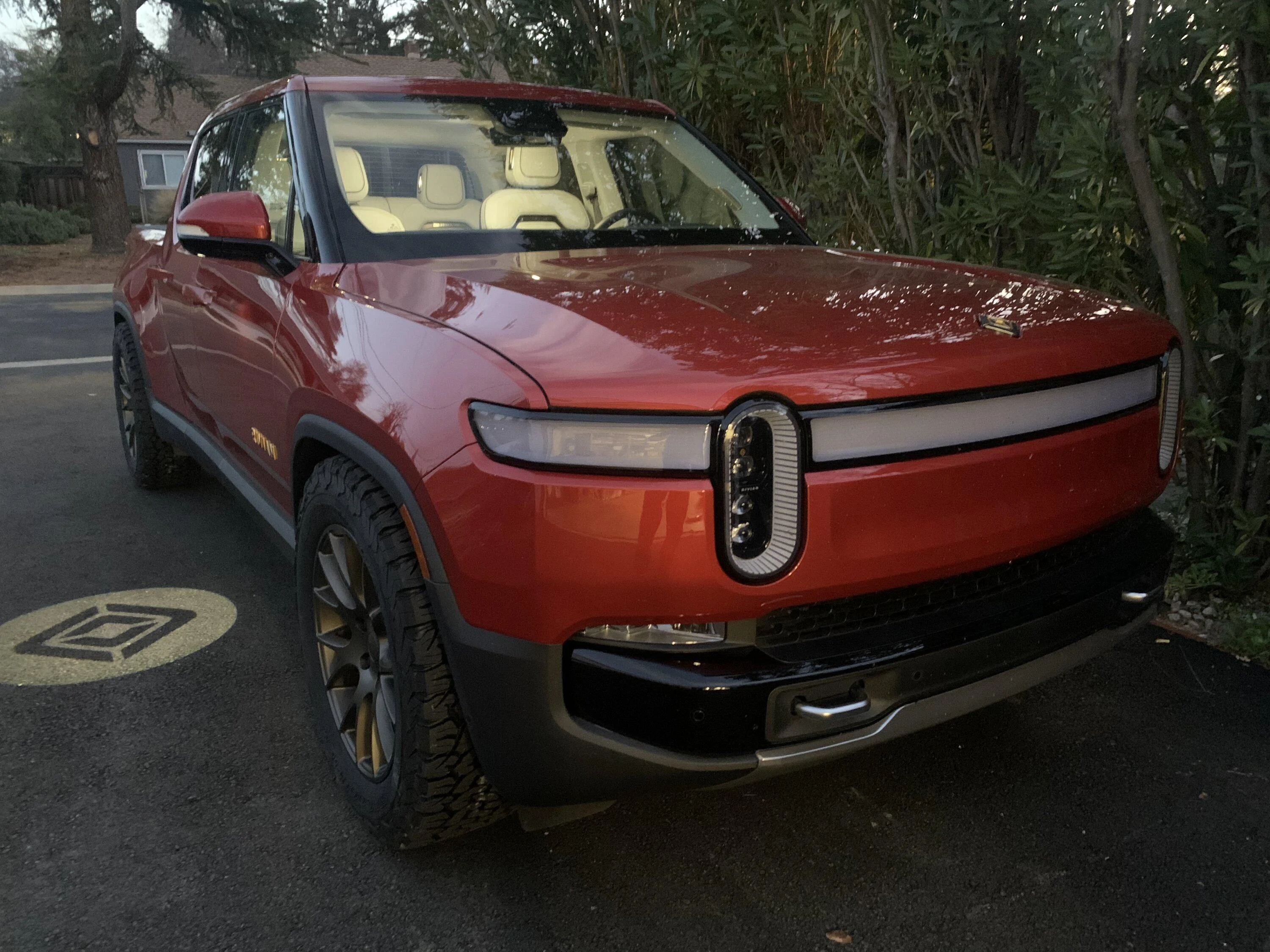 Rivian R1T R1S BFG 285/60/20 tires with 20" aftermarket wheels installed (+ blacked out badges & light bars tint) 556B8F15-395D-40F4-89A7-1B8BA51CC05A