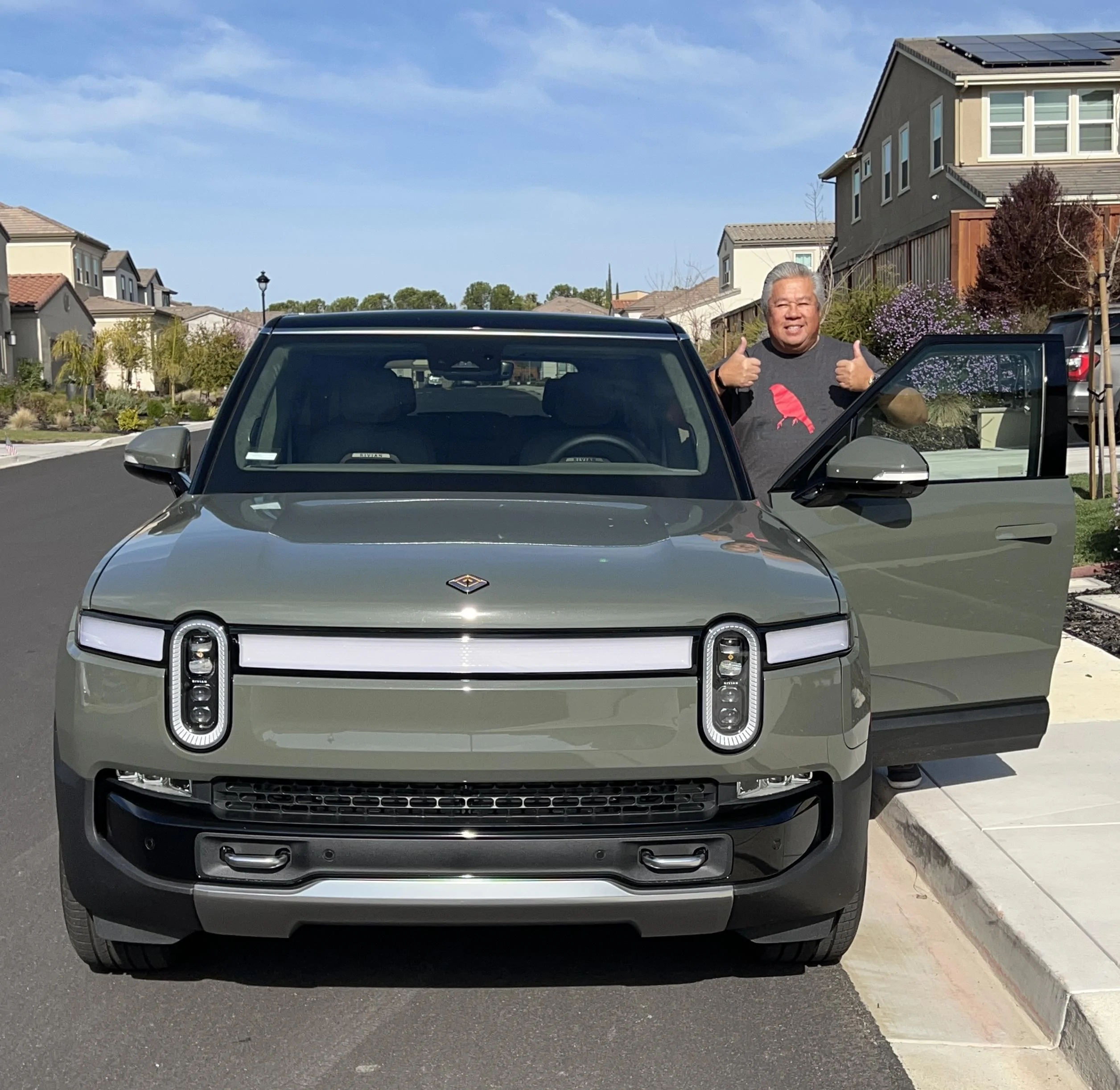 Rivian R1T R1S ? LAUNCH GREEN R1S  Photos E0174A45-7A2F-4E22-A65D-5CD232039F42