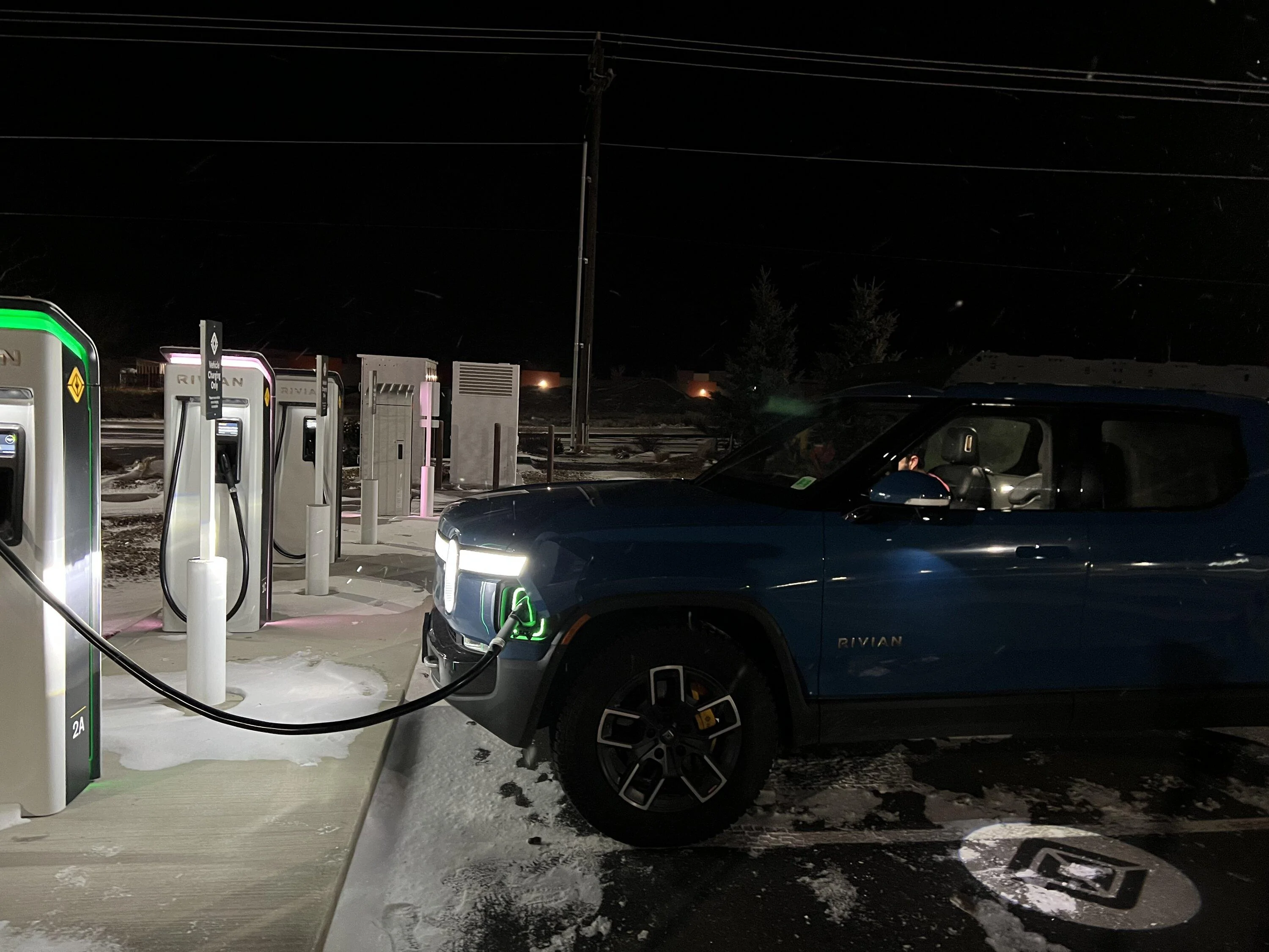 Rivian R1T R1S Snowboarding trip, maximizing the gear tunnel! B3F1B87A-8630-4B6D-B525-863A9CFF3ECD