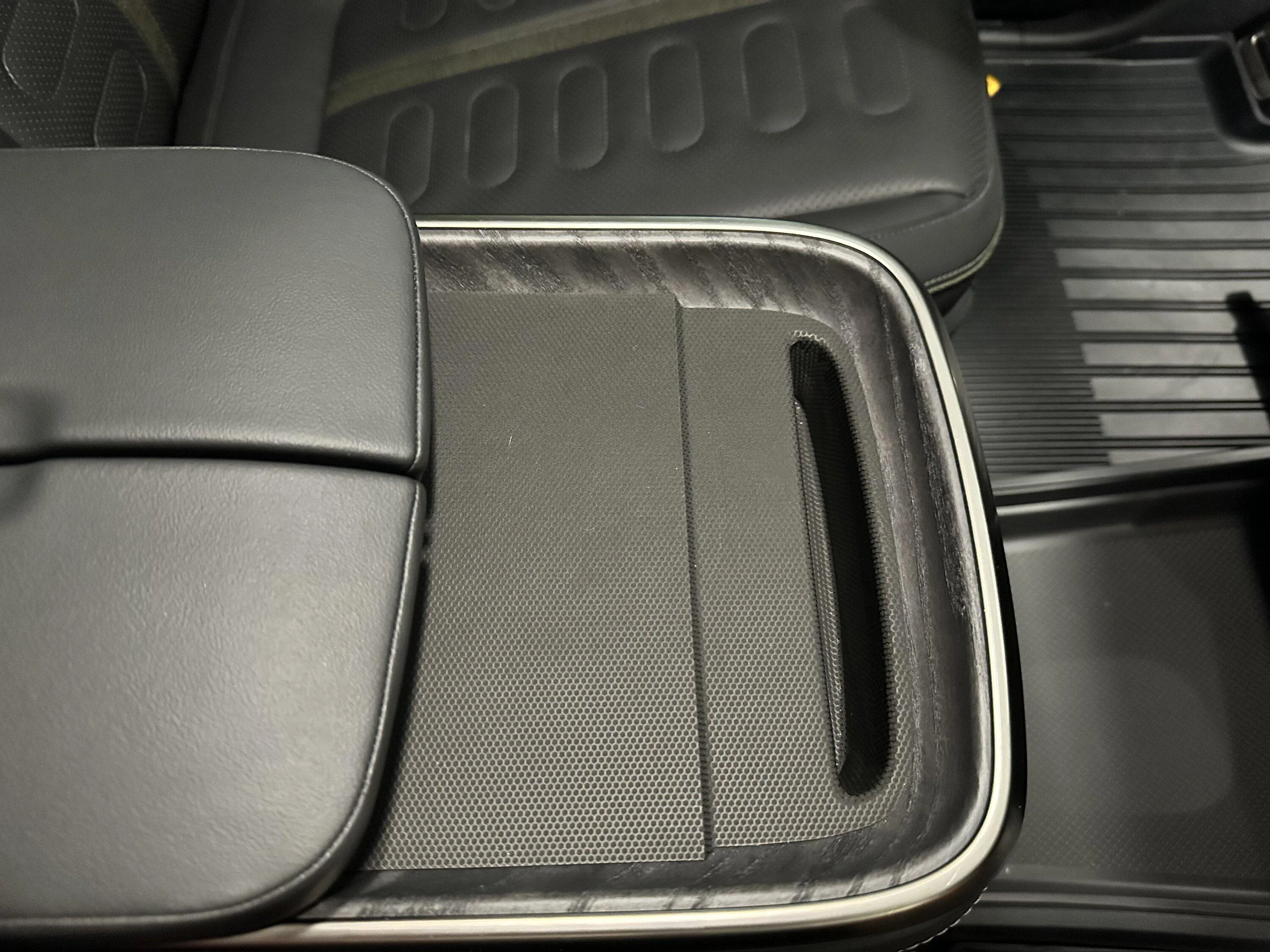 Rivian R1T R1S AdventureMat - MagSafe Charging Pad IMG_1792