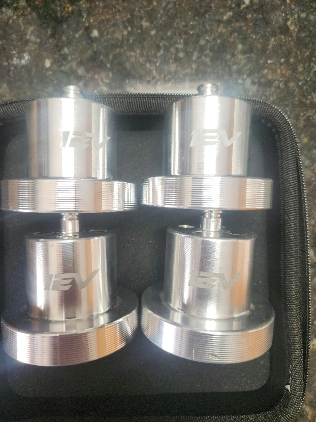Rivian R1T R1S EV Sportline Jack puck set 20230226_135436