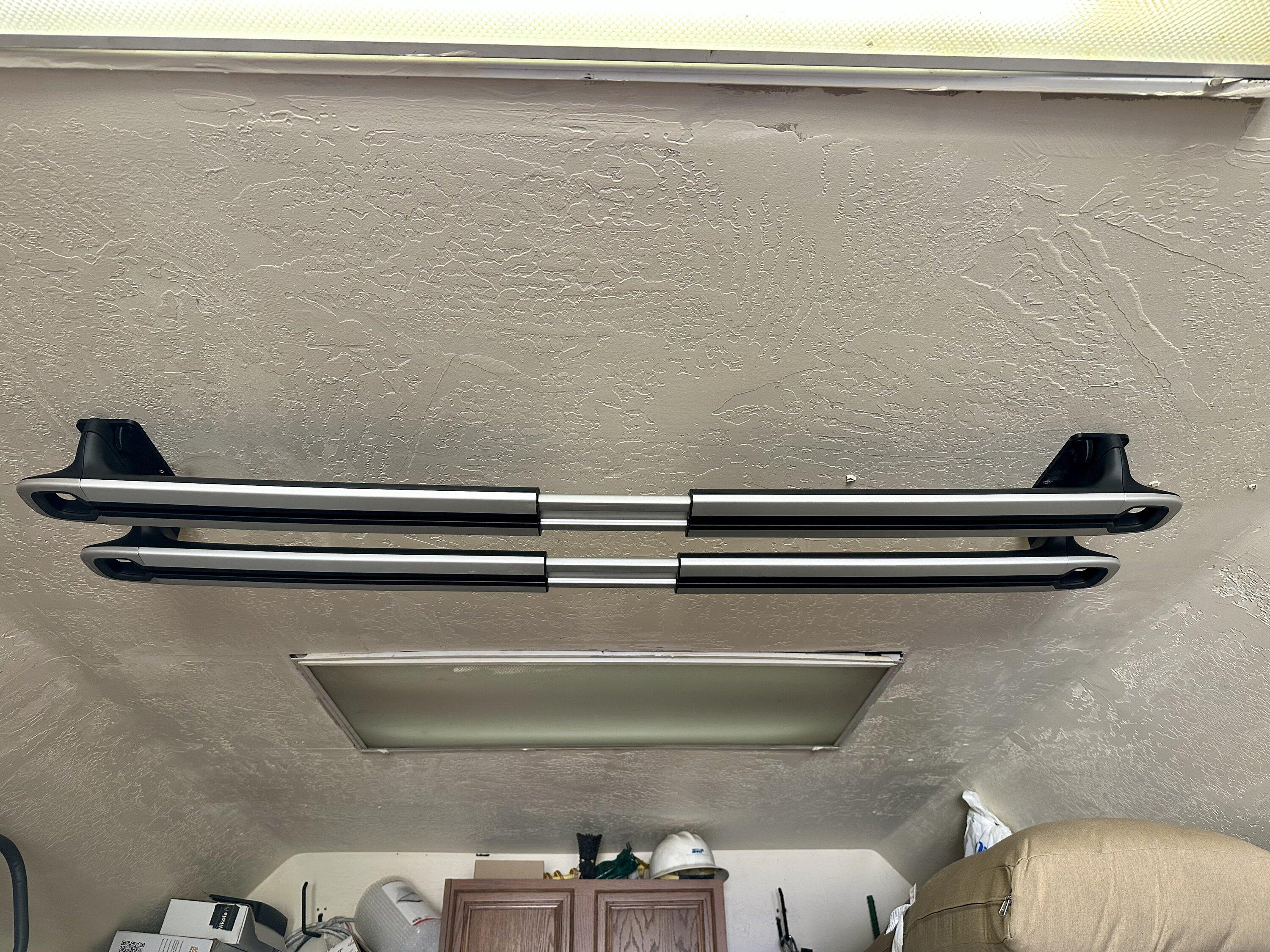 Rivian R1T R1S Cargo Crossbars Wall Mount ED164926-EA59-438D-8C6D-B6D2B5CFA80A
