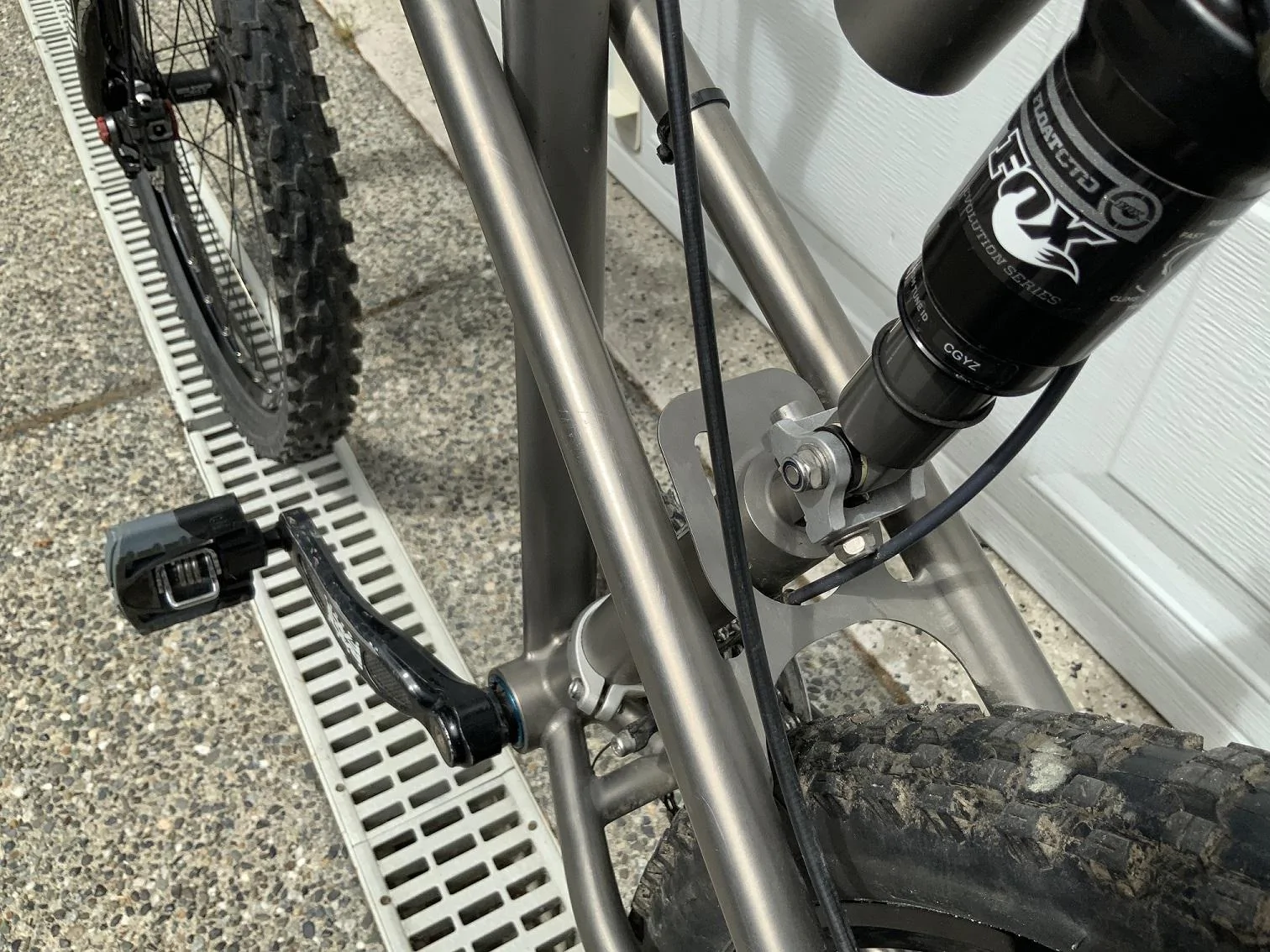 Rivian R1T R1S Show us your Mountain/Gravel/Road Bike MTB - Rivian Style! ibis1