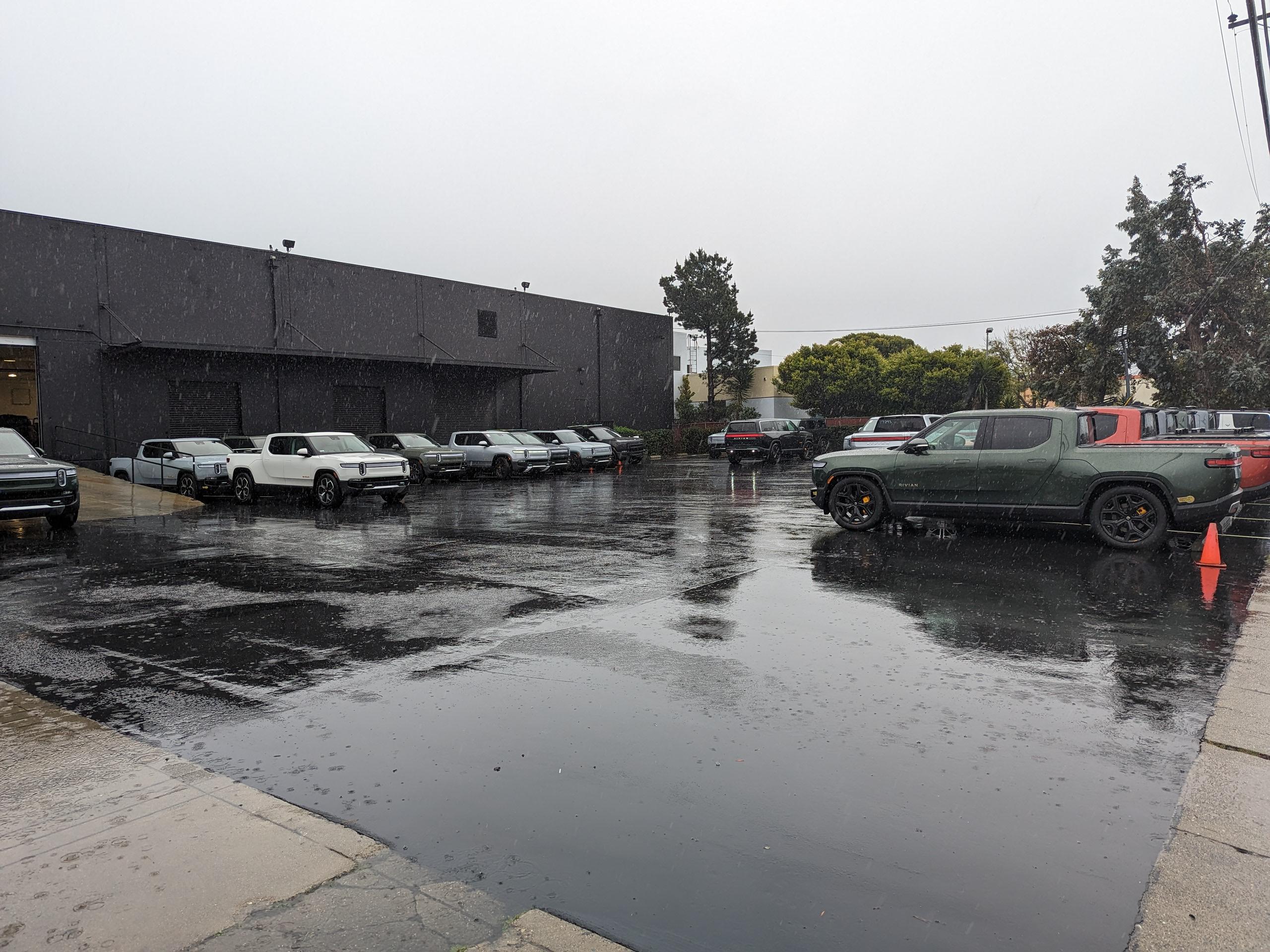Rivian R1T R1S ??‍♂️ Delivered R1S Owners List and Stats [Enter Yours]! PXL_20230227_191651030
